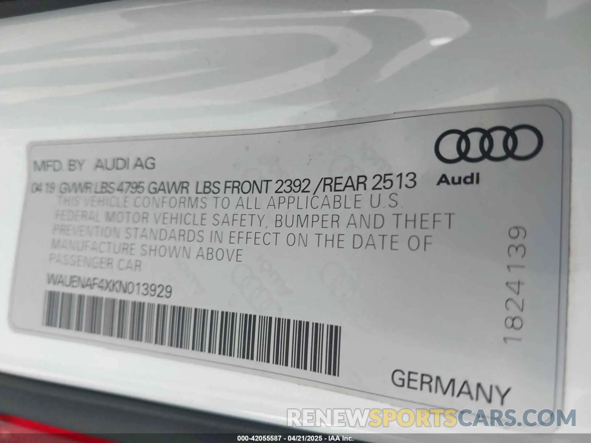 9 fotografías del automóvil dañado WAUENAF4XKN013929 AUDI A4 2019