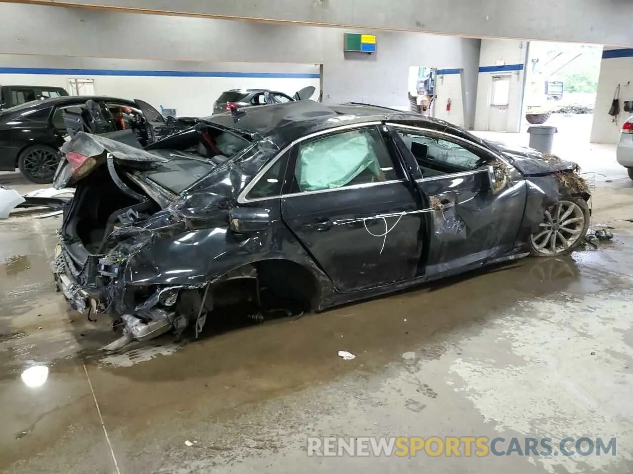 3 fotografías del automóvil dañado WAUFNAF44KA115190 AUDI A4 2019
