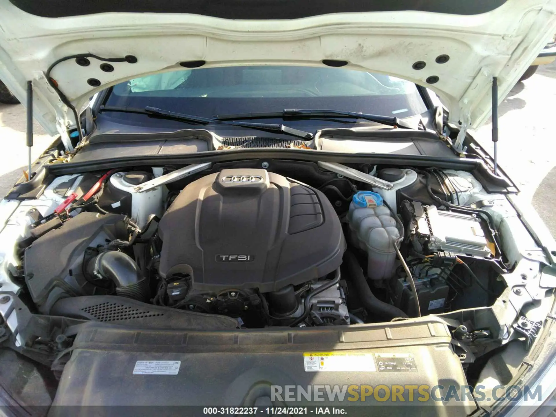 10 fotografías del automóvil dañado WAUGMAF40KN001574 AUDI A4 2019
