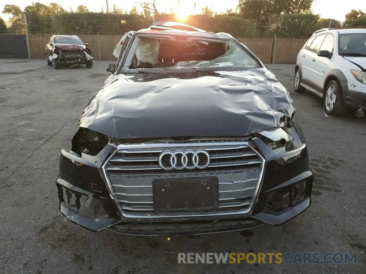 5 fotografías del automóvil dañado WAUGMAF40KN004667 AUDI A4 2019