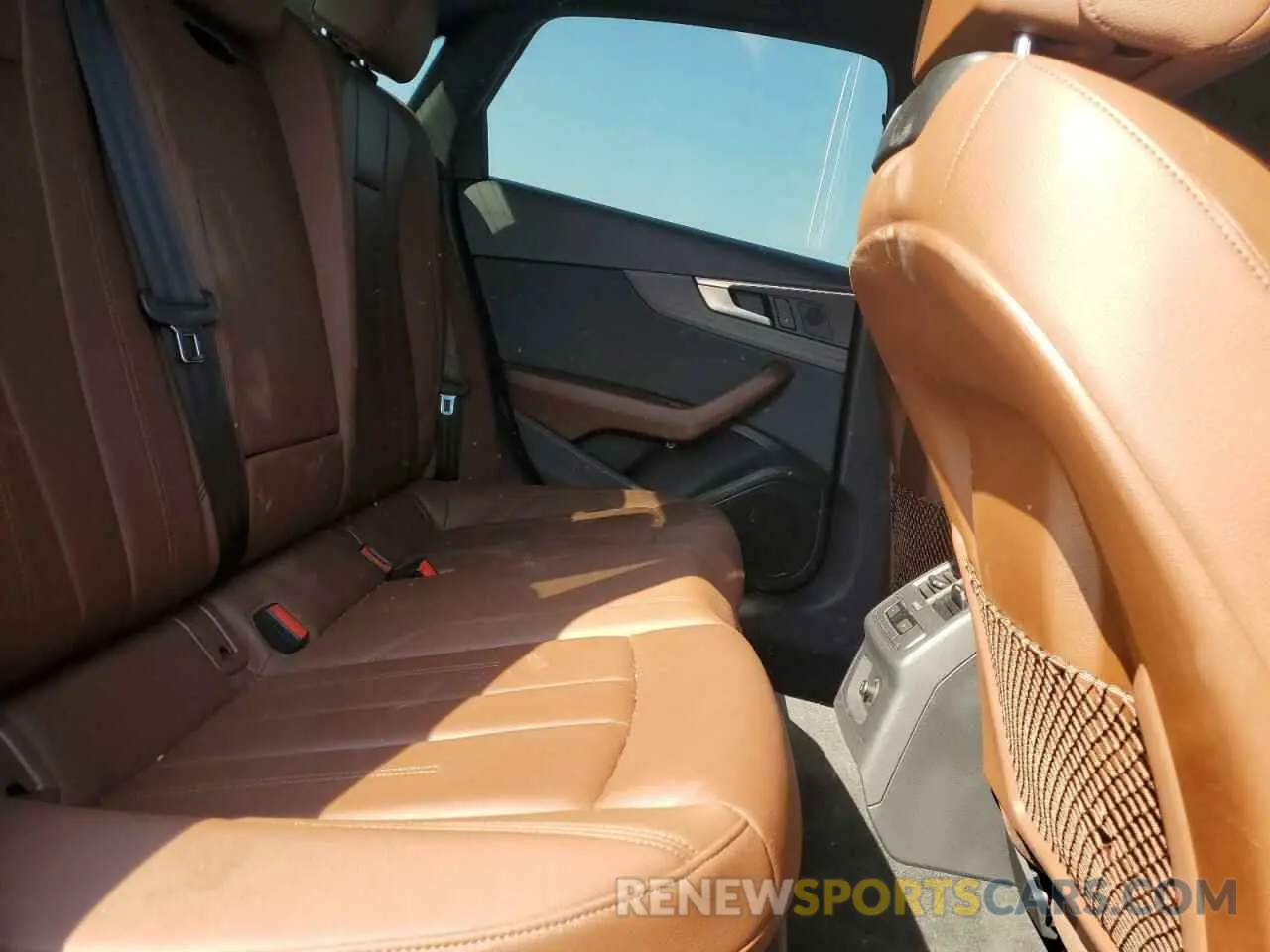 10 fotografías del automóvil dañado WAUGMAF40KN020612 AUDI A4 2019