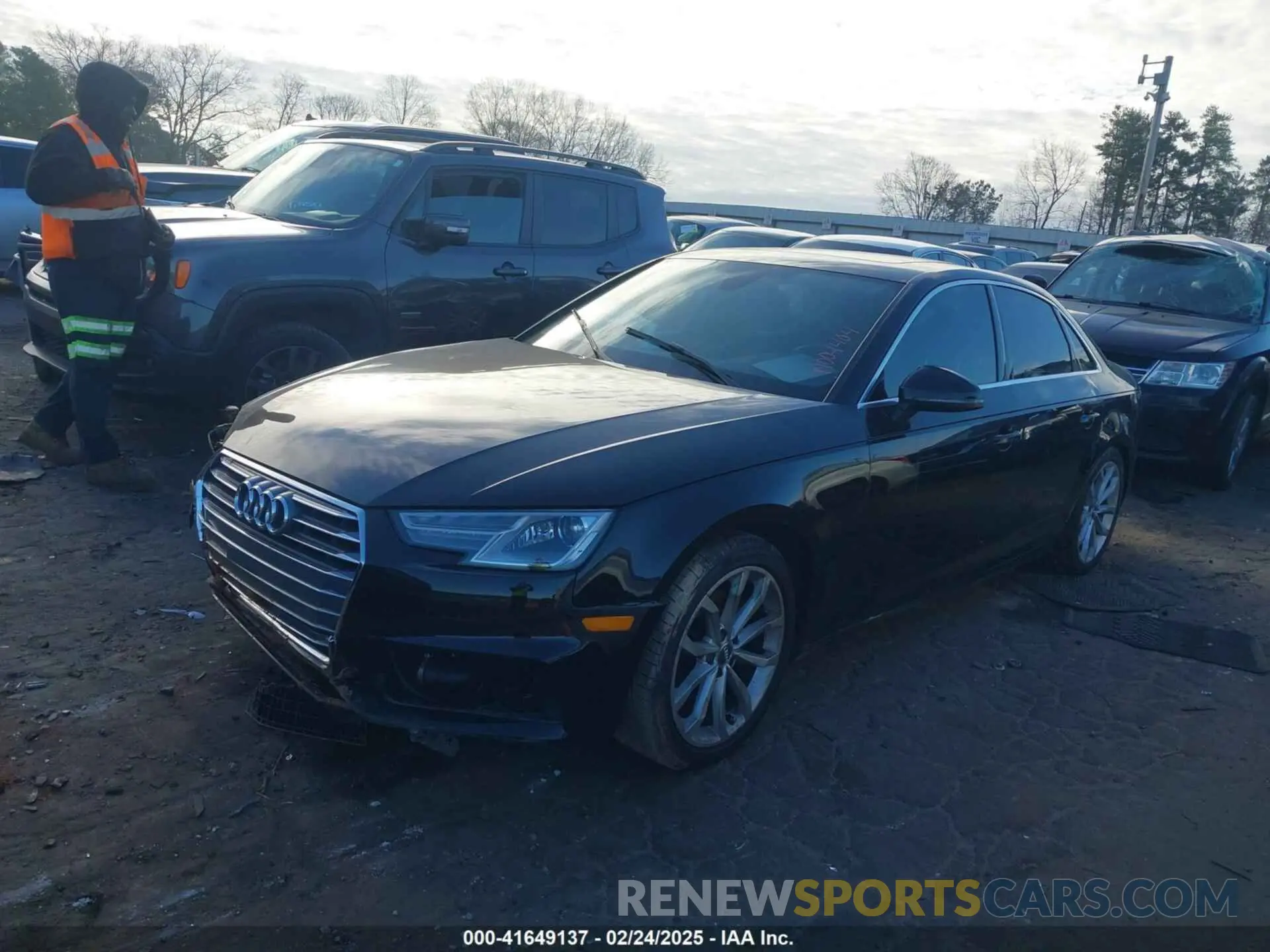 2 fotografías del automóvil dañado WAUGMAF41KN004404 AUDI A4 2019
