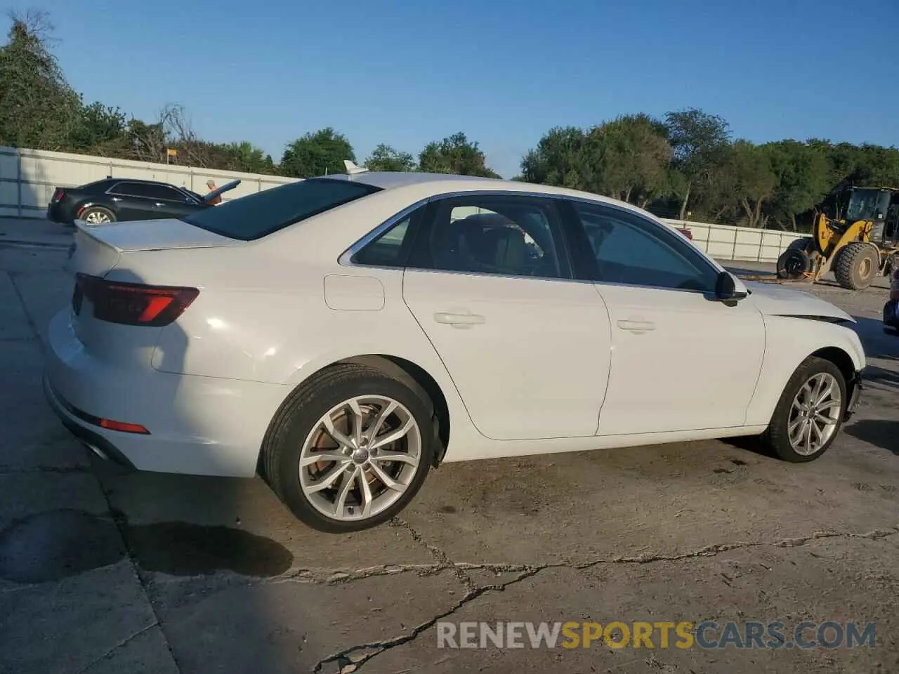 3 fotografías del automóvil dañado WAUGMAF41KN007643 AUDI A4 2019