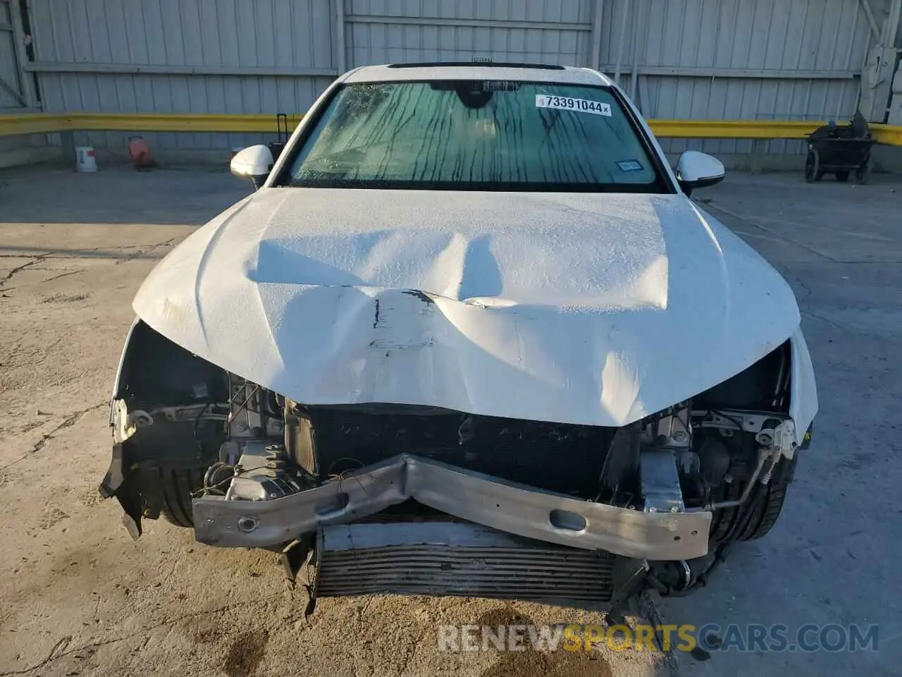 5 fotografías del automóvil dañado WAUGMAF41KN007643 AUDI A4 2019