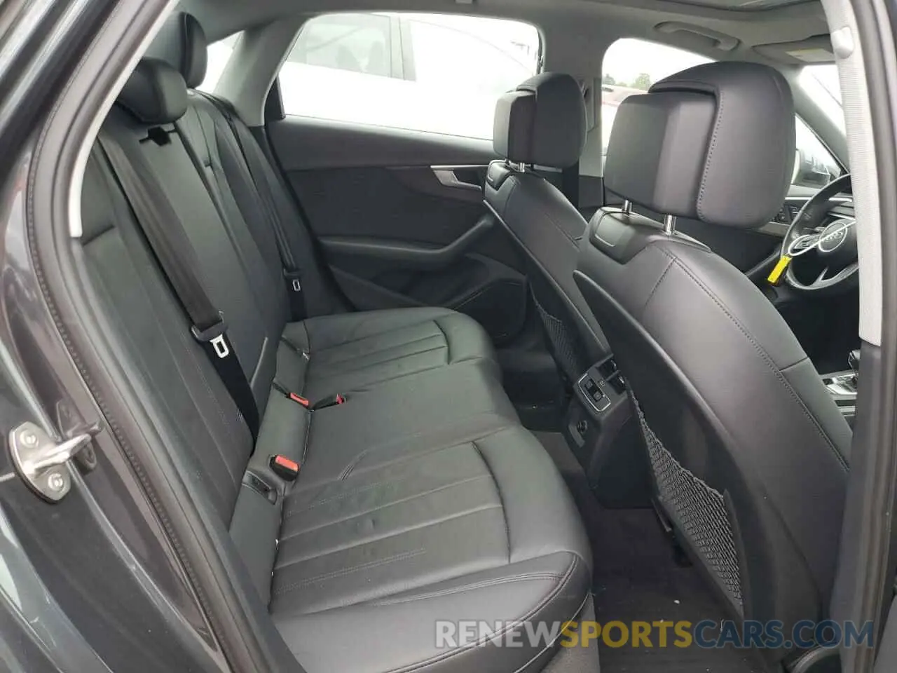 10 fotografías del automóvil dañado WAUGMAF42KN007361 AUDI A4 2019