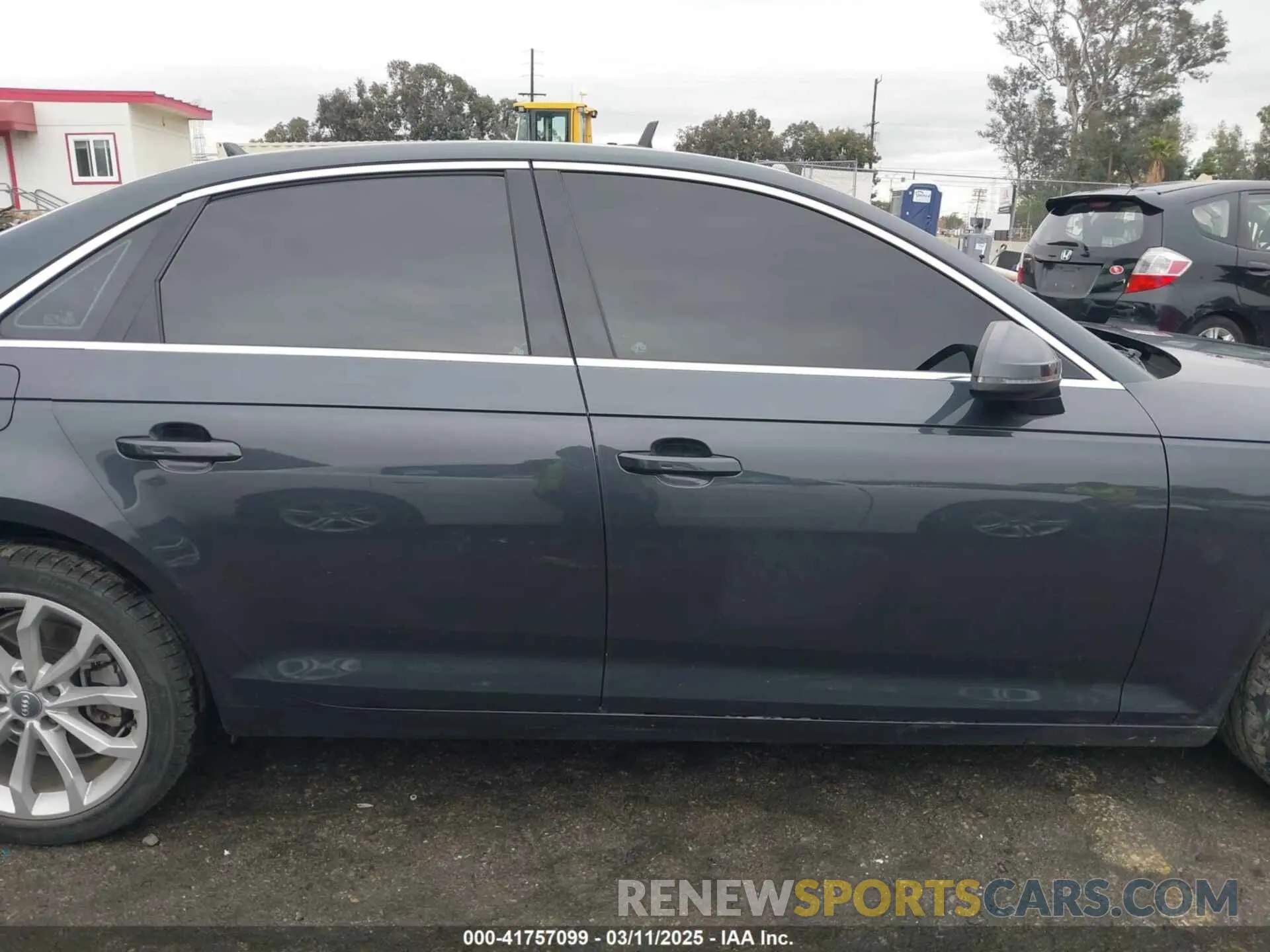 14 fotografías del automóvil dañado WAUGMAF44KA060327 AUDI A4 2019