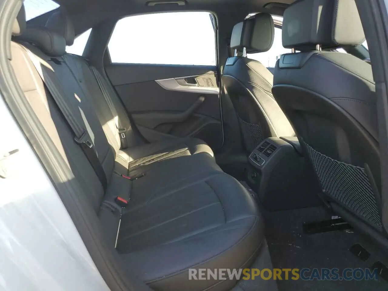 10 fotografías del automóvil dañado WAUGMAF44KN004221 AUDI A4 2019