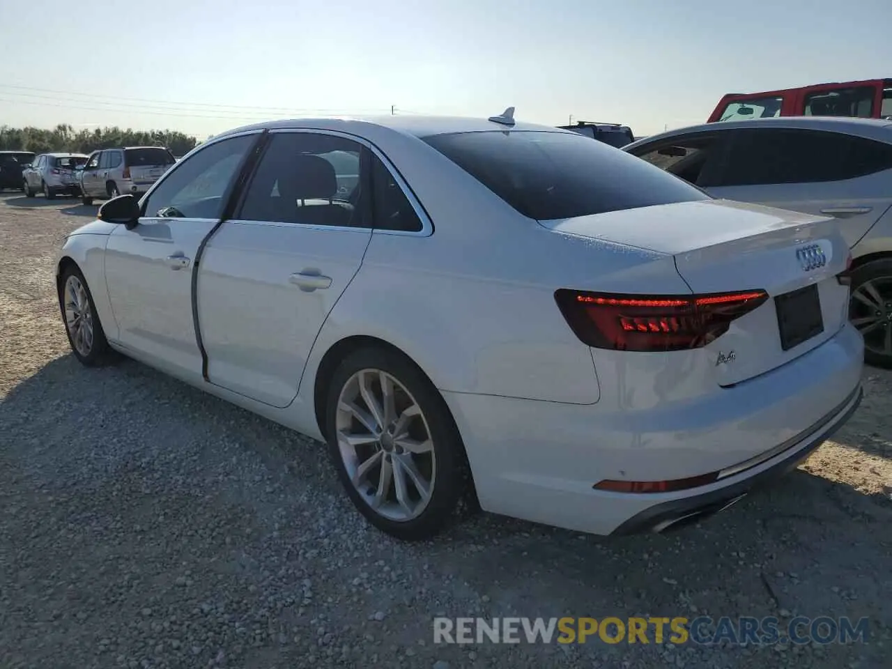 2 fotografías del automóvil dañado WAUGMAF44KN004221 AUDI A4 2019
