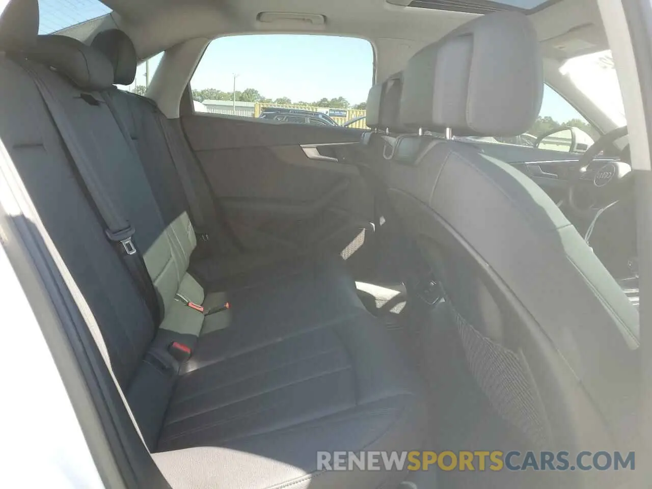 10 fotografías del automóvil dañado WAUGMAF45KA113486 AUDI A4 2019