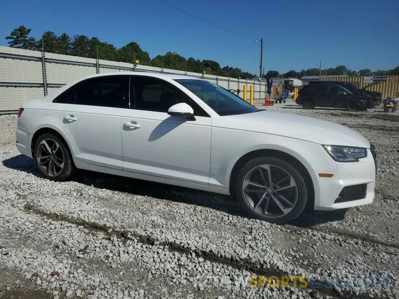 4 fotografías del automóvil dañado WAUGMAF45KA113486 AUDI A4 2019