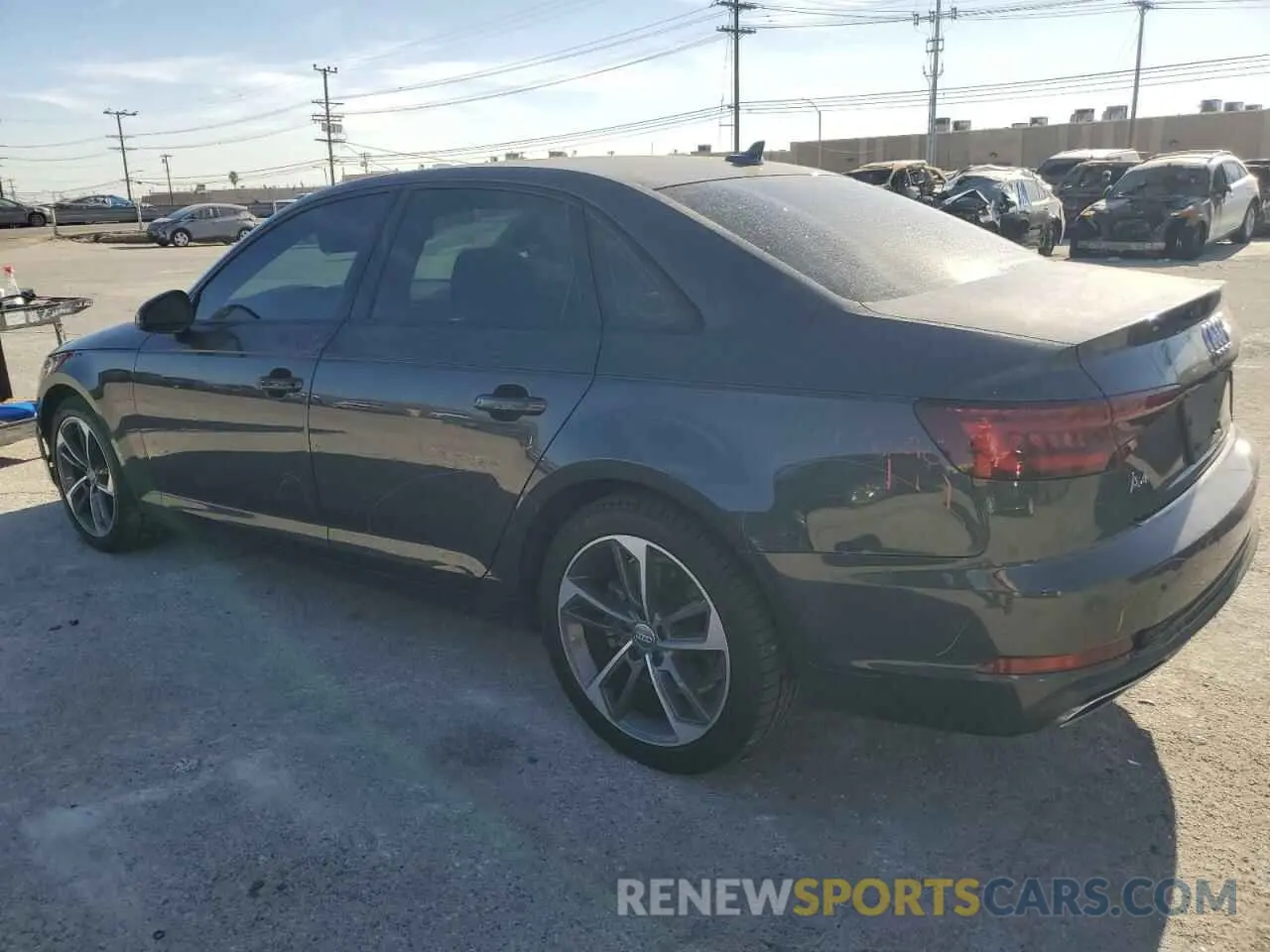2 fotografías del automóvil dañado WAUGMAF45KN013400 AUDI A4 2019