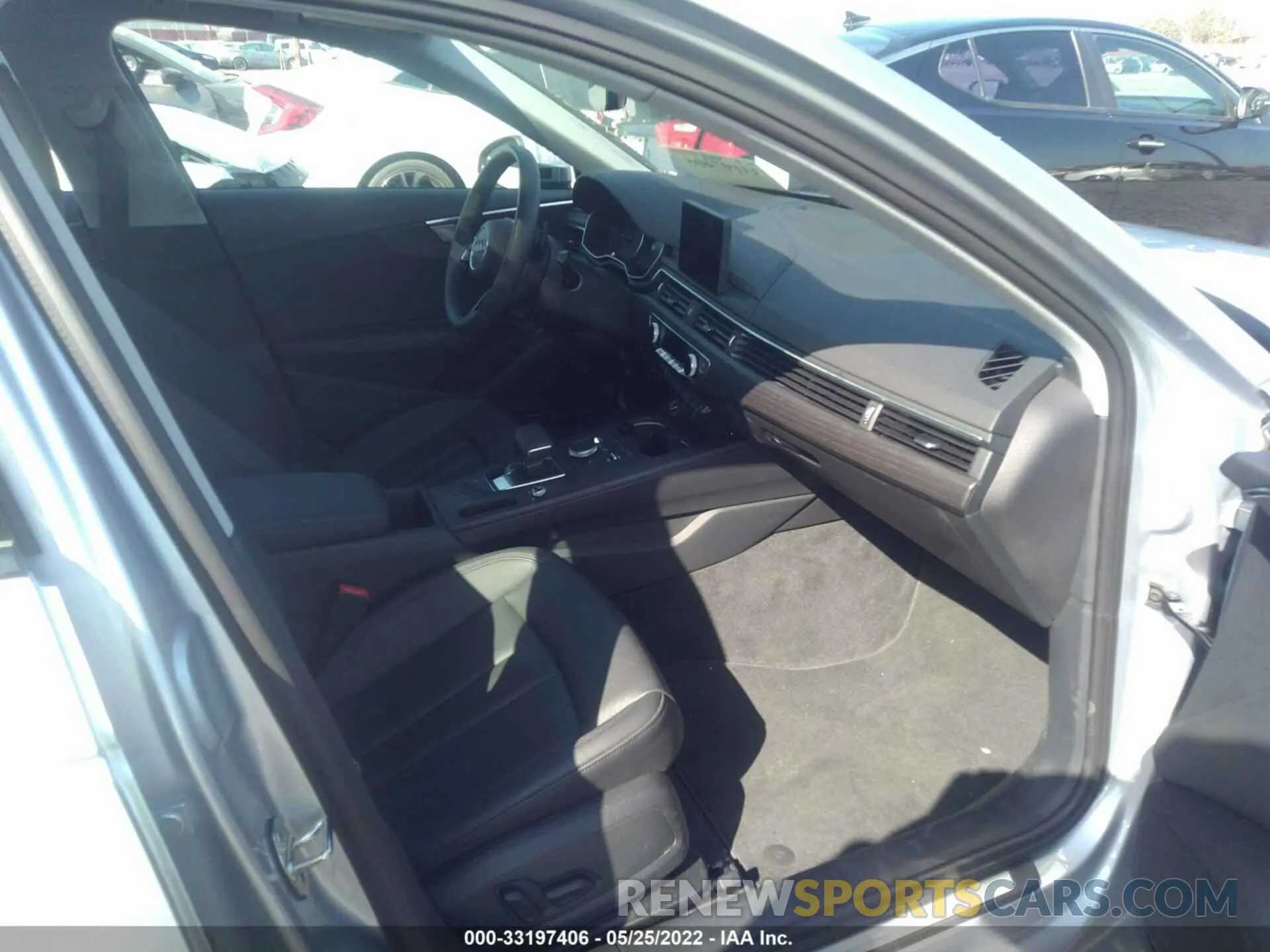 5 fotografías del automóvil dañado WAUGMAF47KN016654 AUDI A4 2019
