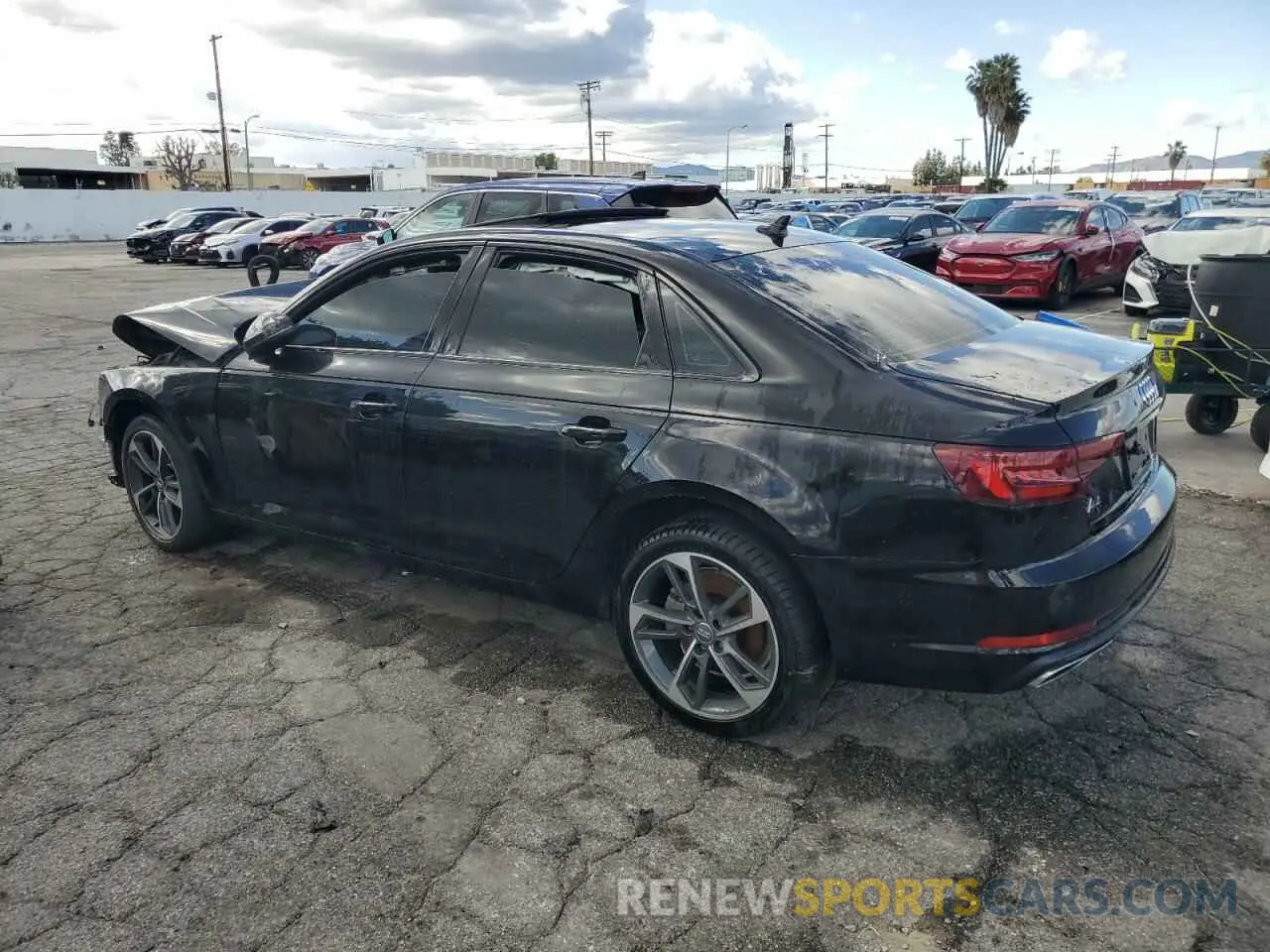 2 fotografías del automóvil dañado WAUGMAF48KN021927 AUDI A4 2019