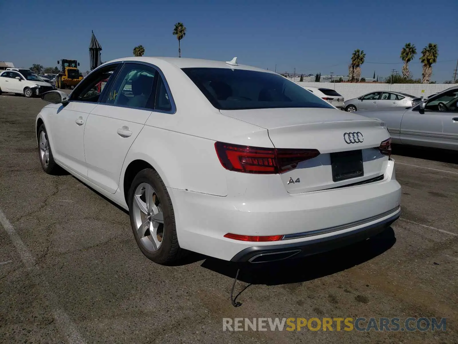 3 fotografías del automóvil dañado WAUGMAF4XKA048456 AUDI A4 2019