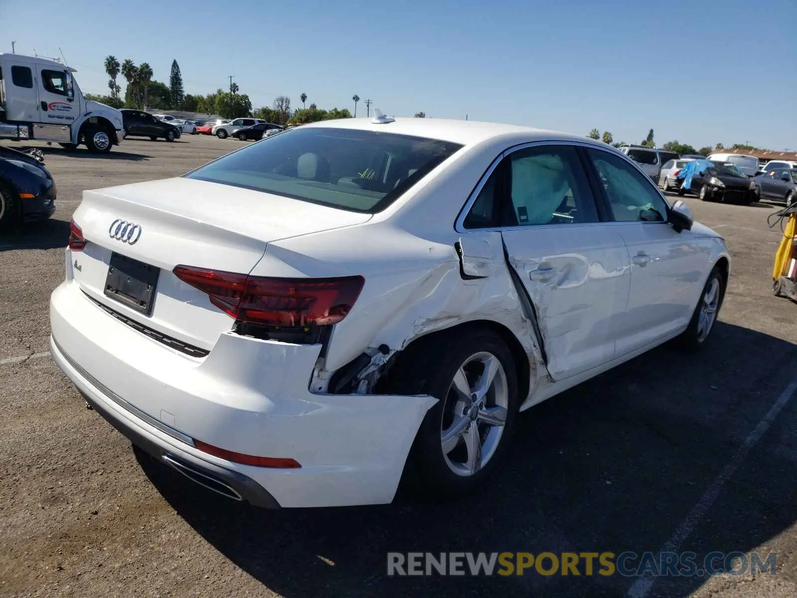 4 fotografías del automóvil dañado WAUGMAF4XKA048456 AUDI A4 2019