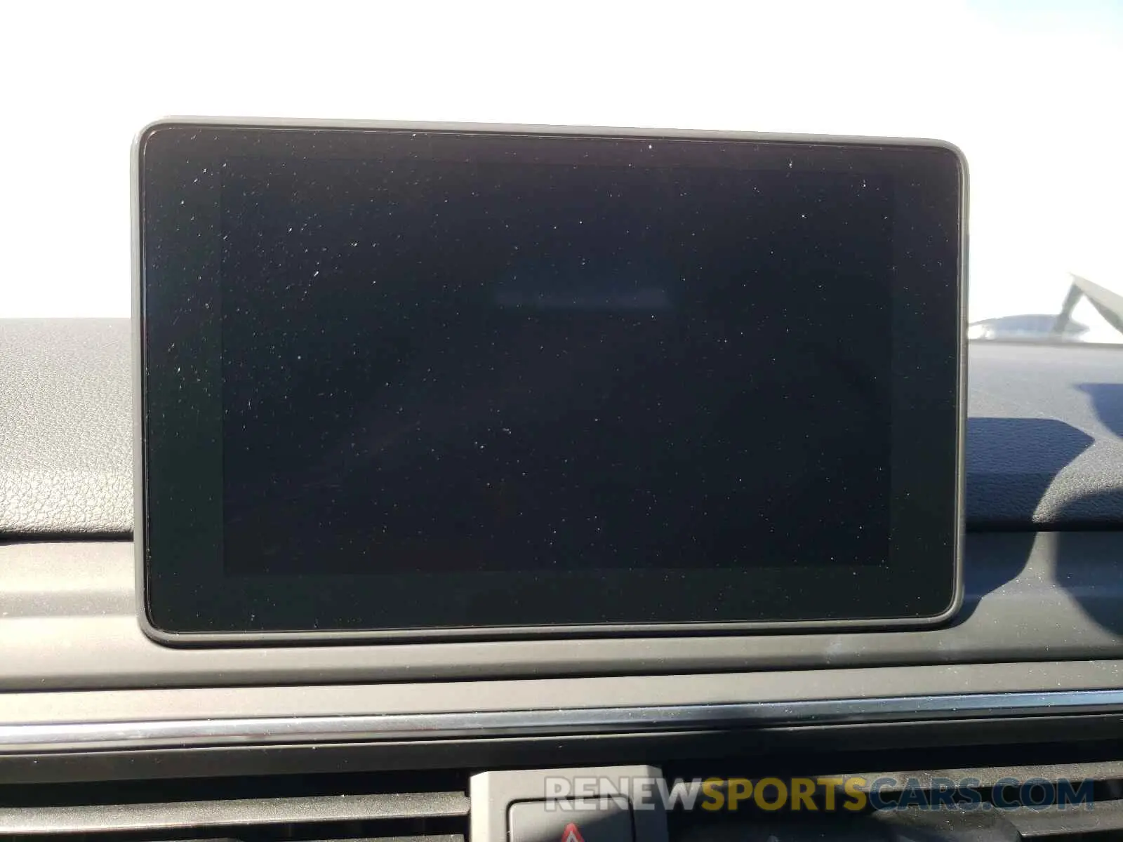 9 fotografías del automóvil dañado WAUGMAF4XKA048456 AUDI A4 2019