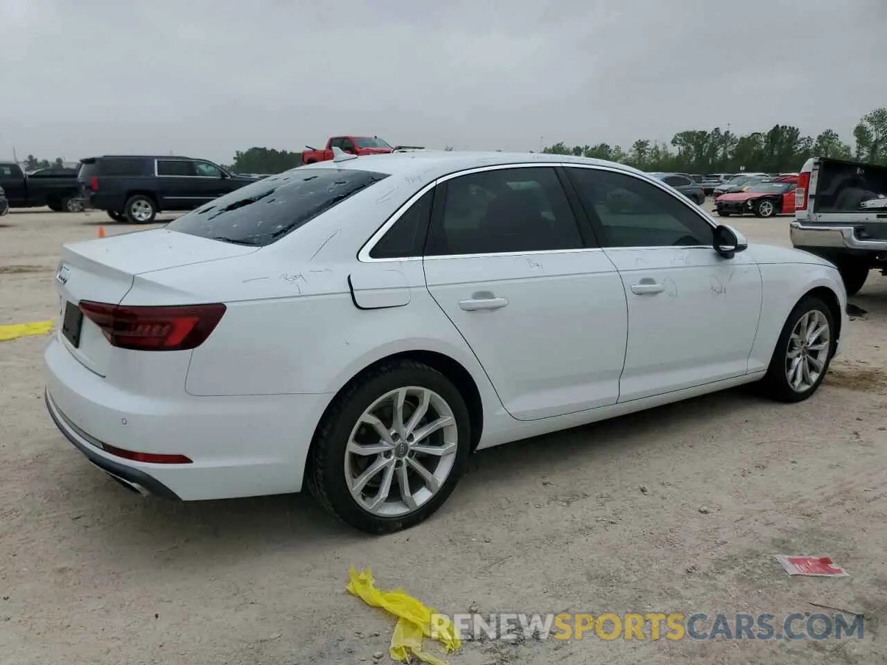 3 fotografías del automóvil dañado WAUHMAF40KN004298 AUDI A4 2019