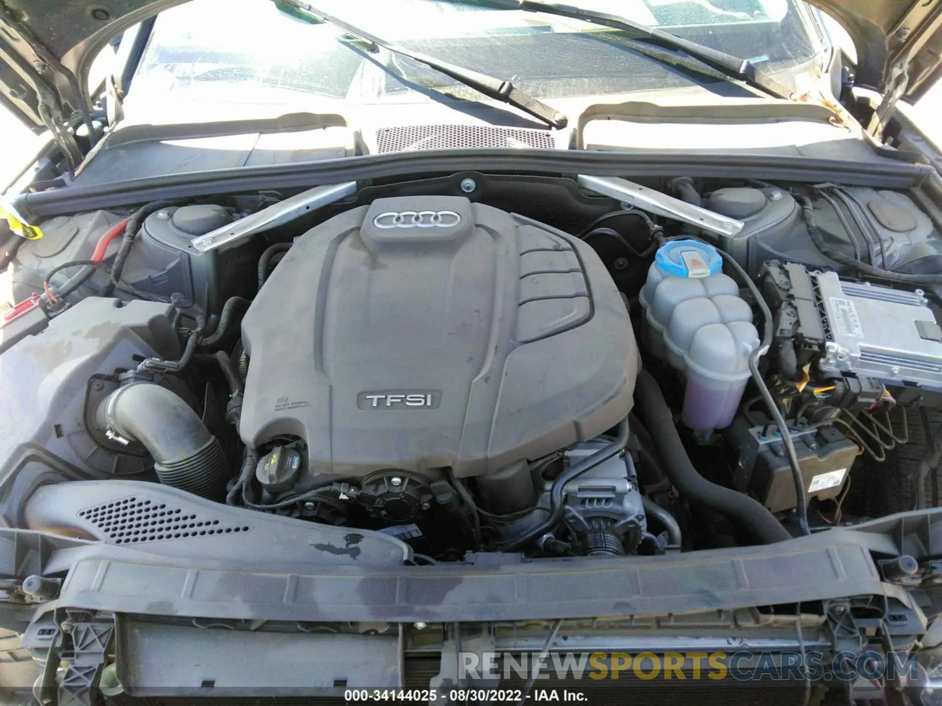 10 fotografías del automóvil dañado WAUHMAF46KN008145 AUDI A4 2019