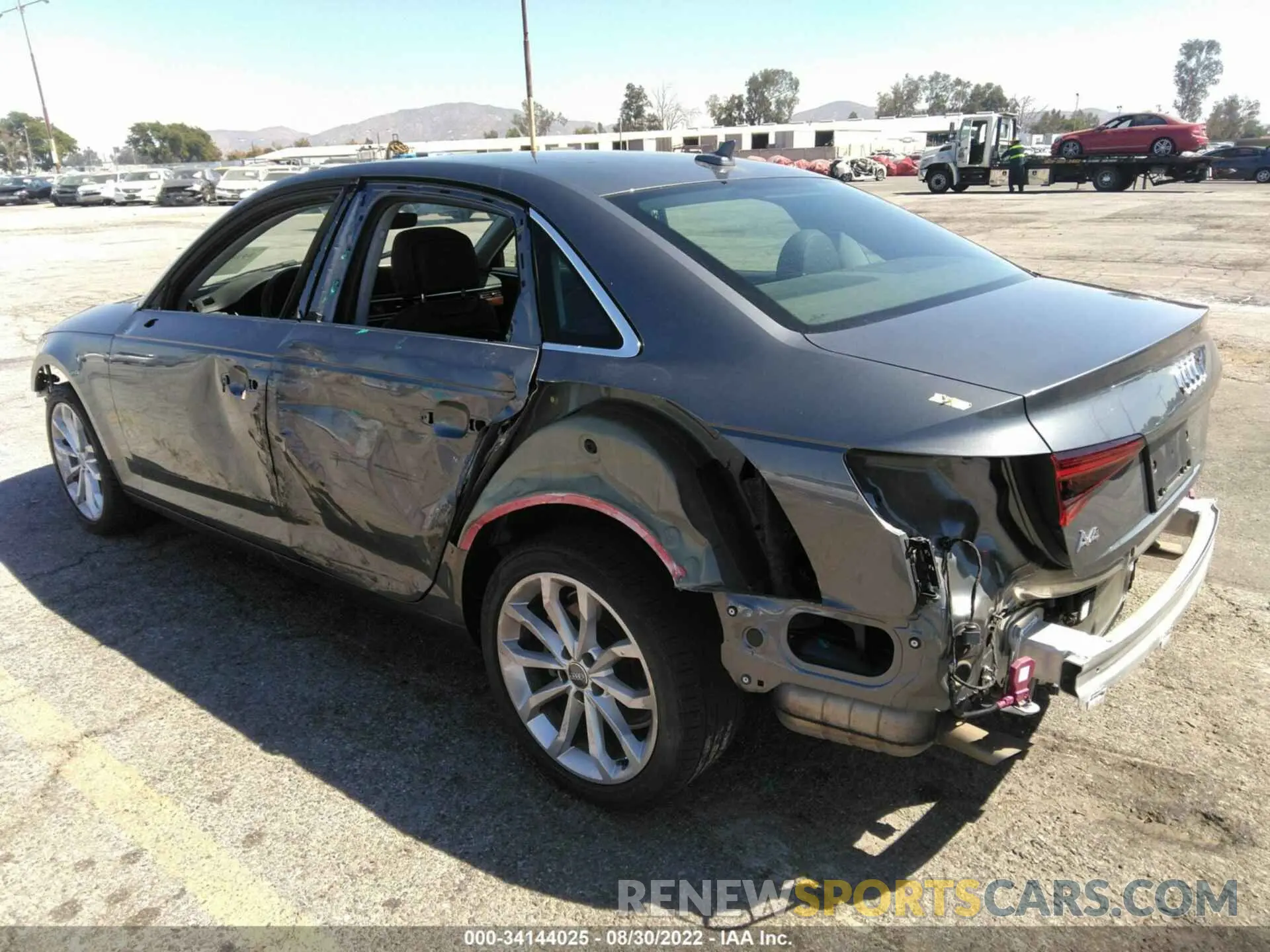 3 fotografías del automóvil dañado WAUHMAF46KN008145 AUDI A4 2019