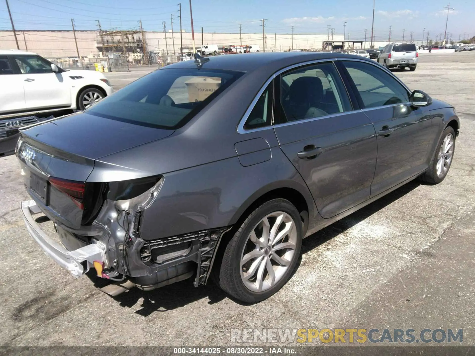 4 fotografías del automóvil dañado WAUHMAF46KN008145 AUDI A4 2019