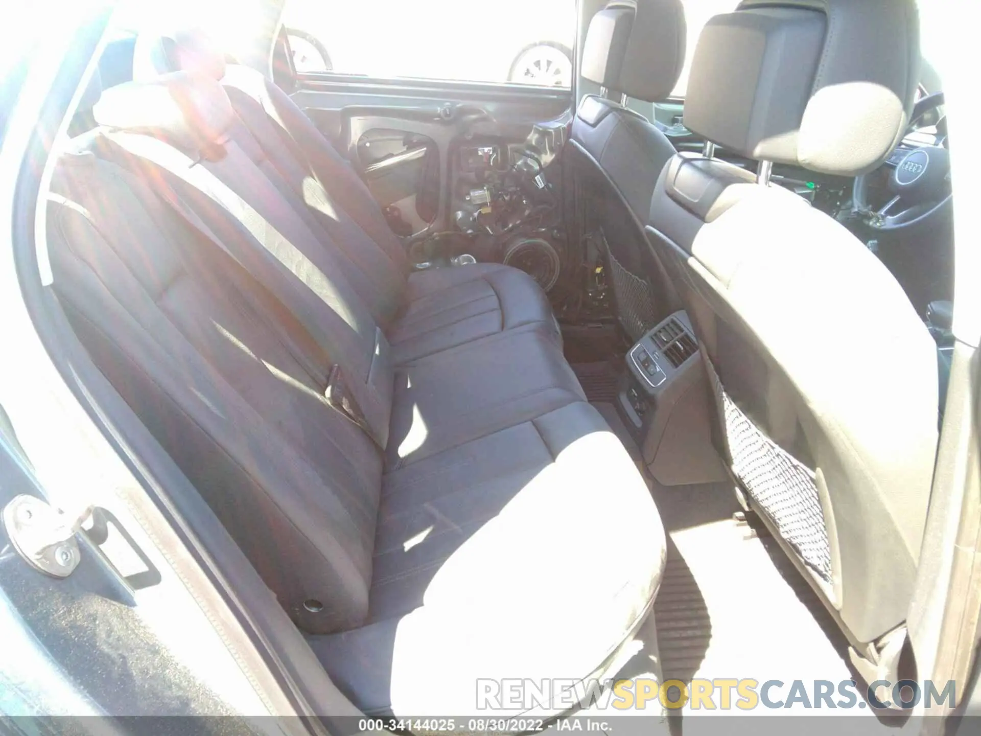 8 fotografías del automóvil dañado WAUHMAF46KN008145 AUDI A4 2019