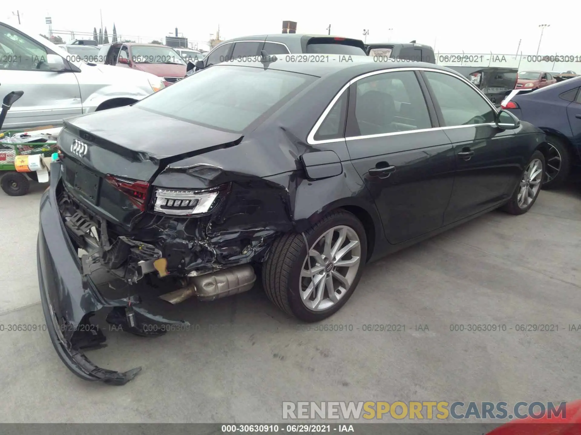 4 fotografías del automóvil dañado WAUHMAF46KN015659 AUDI A4 2019