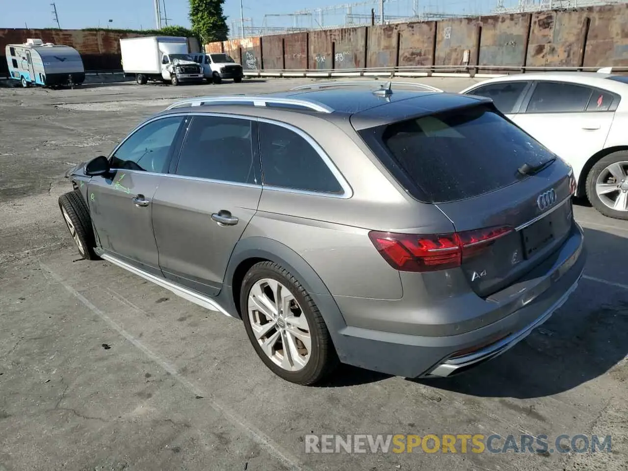 2 fotografías del automóvil dañado WA18NAF43LA066636 AUDI A4 2020