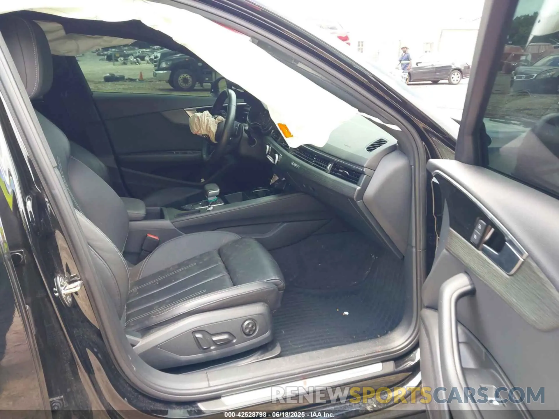 5 fotografías del automóvil dañado WAUDNAF40LA039959 AUDI A4 2020