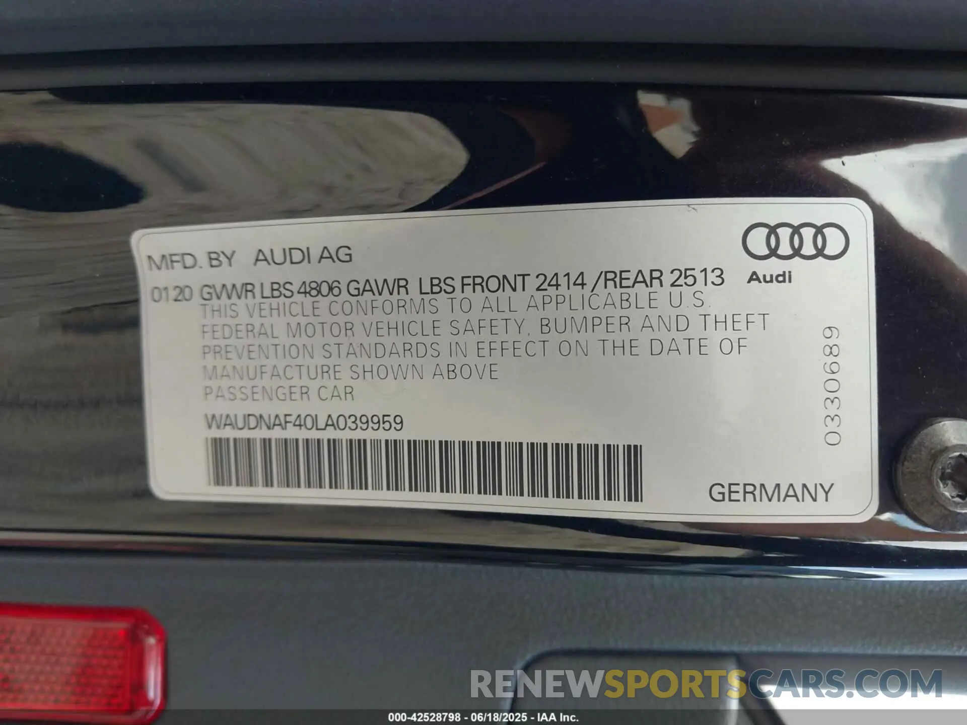 9 fotografías del automóvil dañado WAUDNAF40LA039959 AUDI A4 2020