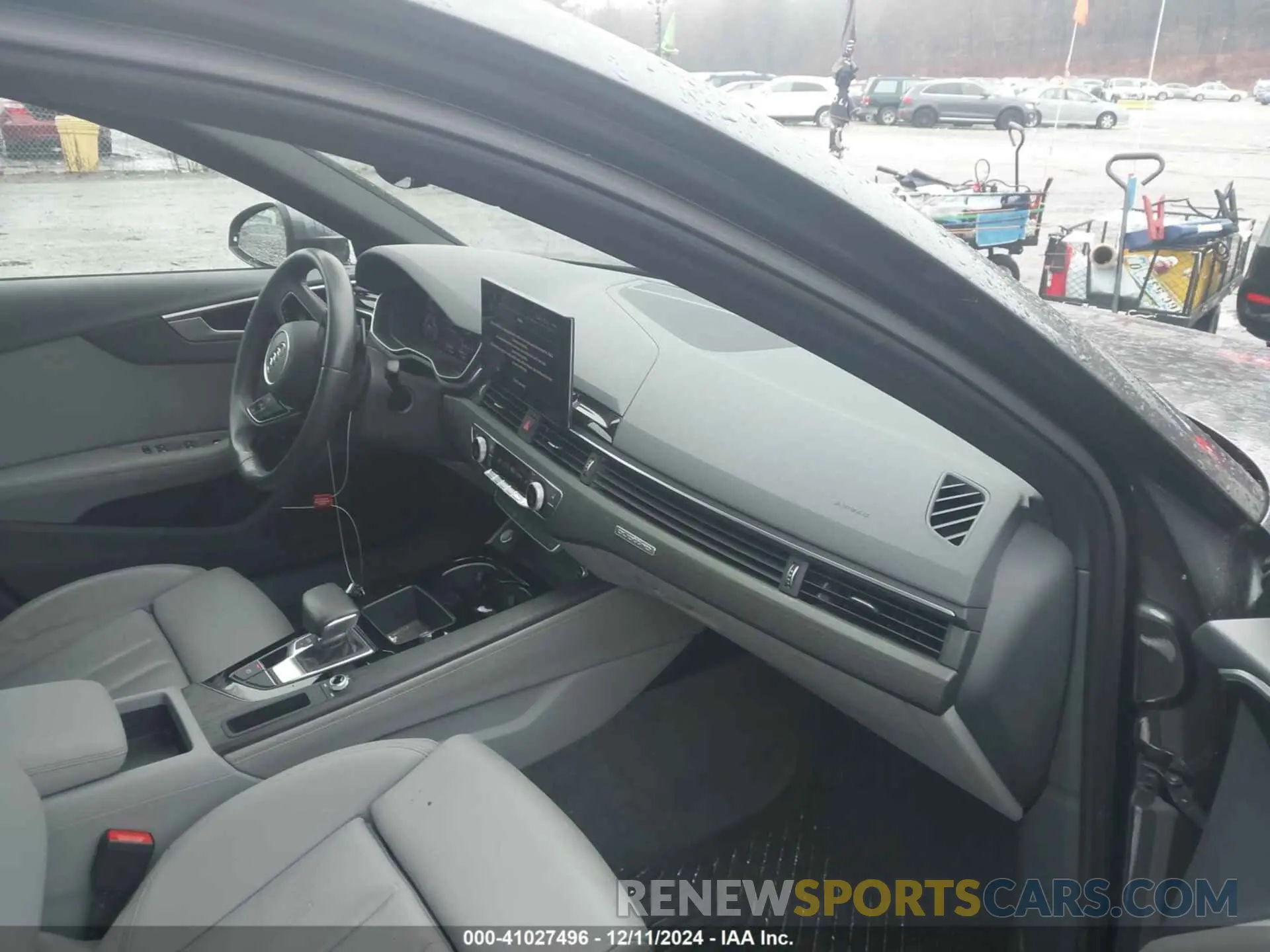 5 fotografías del automóvil dañado WAUENAF40LA053929 AUDI A4 2020