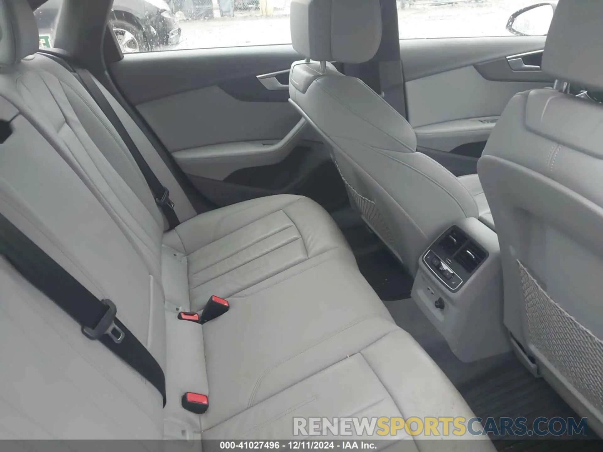 8 fotografías del automóvil dañado WAUENAF40LA053929 AUDI A4 2020