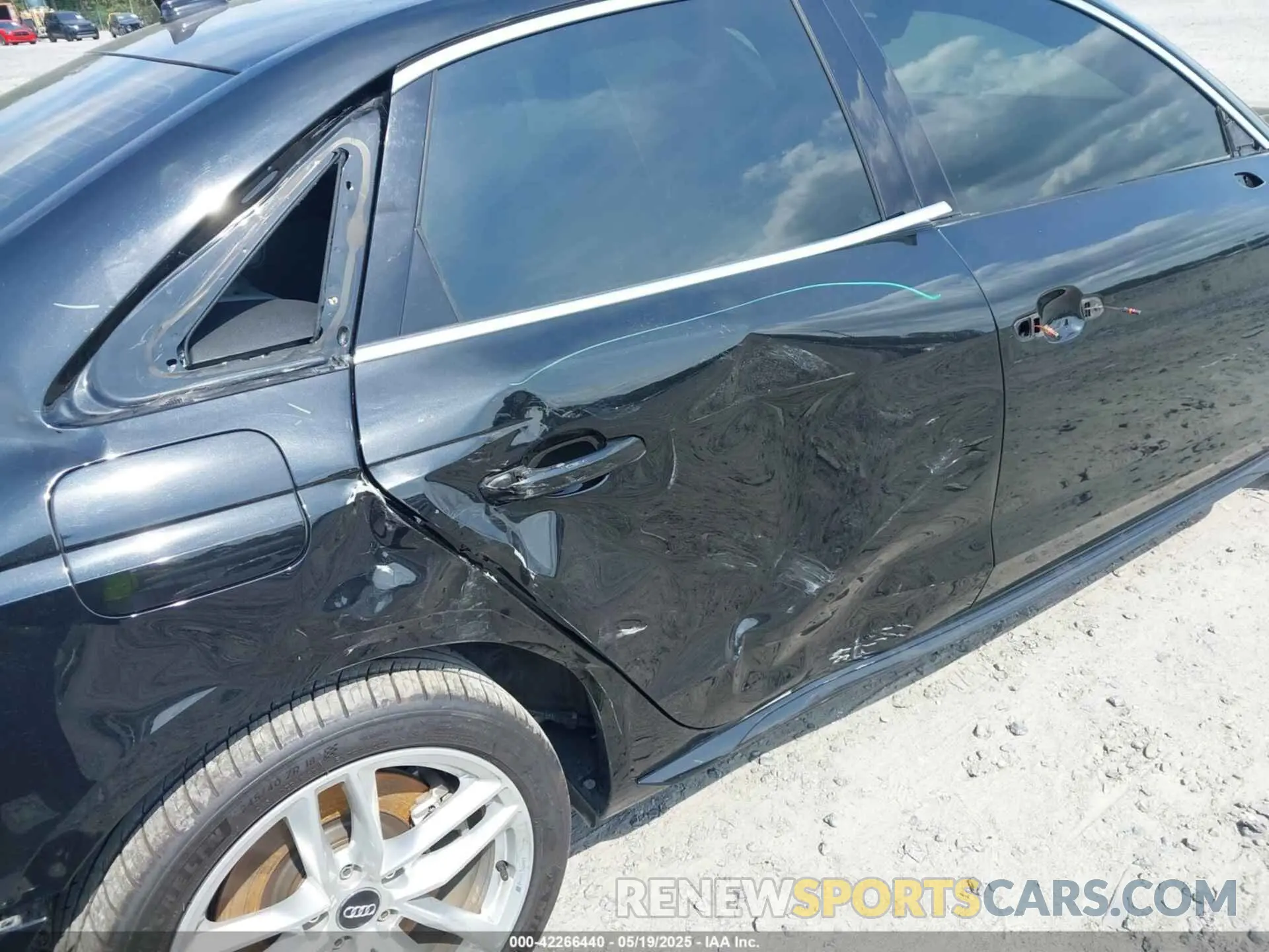 6 fotografías del automóvil dañado WAUENAF40LA062033 AUDI A4 2020