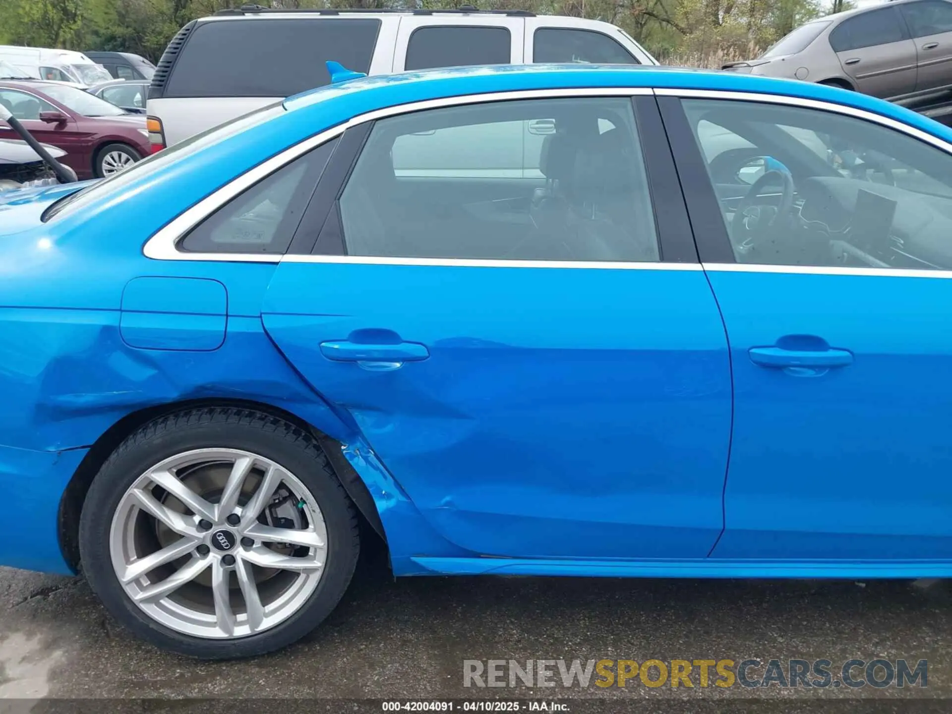 17 fotografías del automóvil dañado WAUENAF44LN008386 AUDI A4 2020