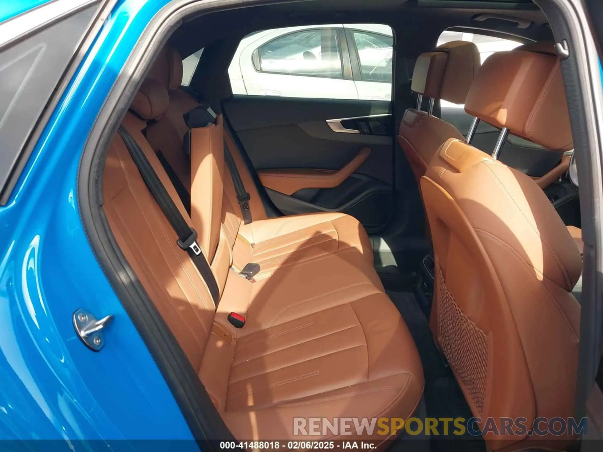 8 fotografías del automóvil dañado WAUENAF48LN006740 AUDI A4 2020
