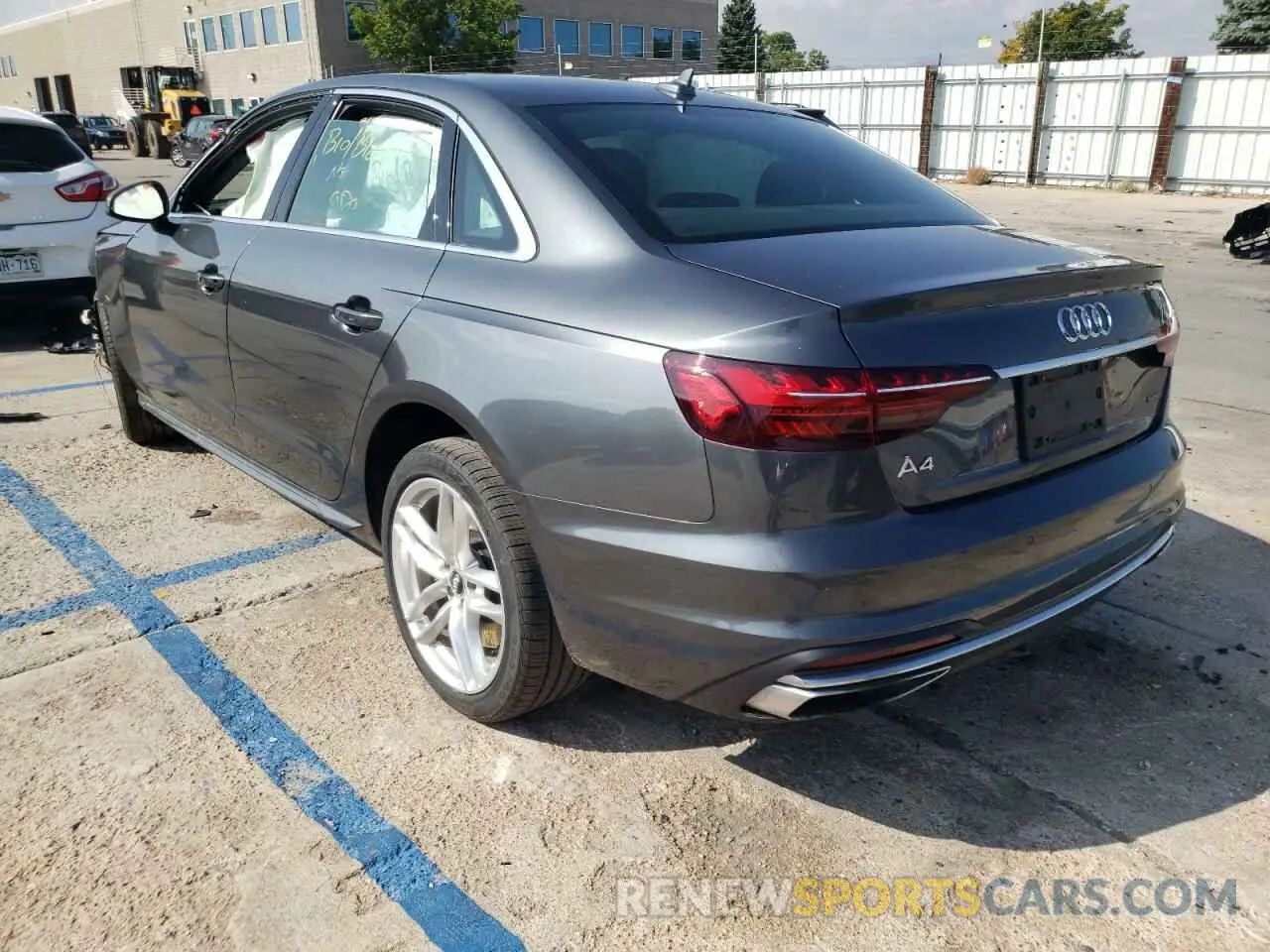 3 fotografías del automóvil dañado WAUENAF48LN007998 AUDI A4 2020