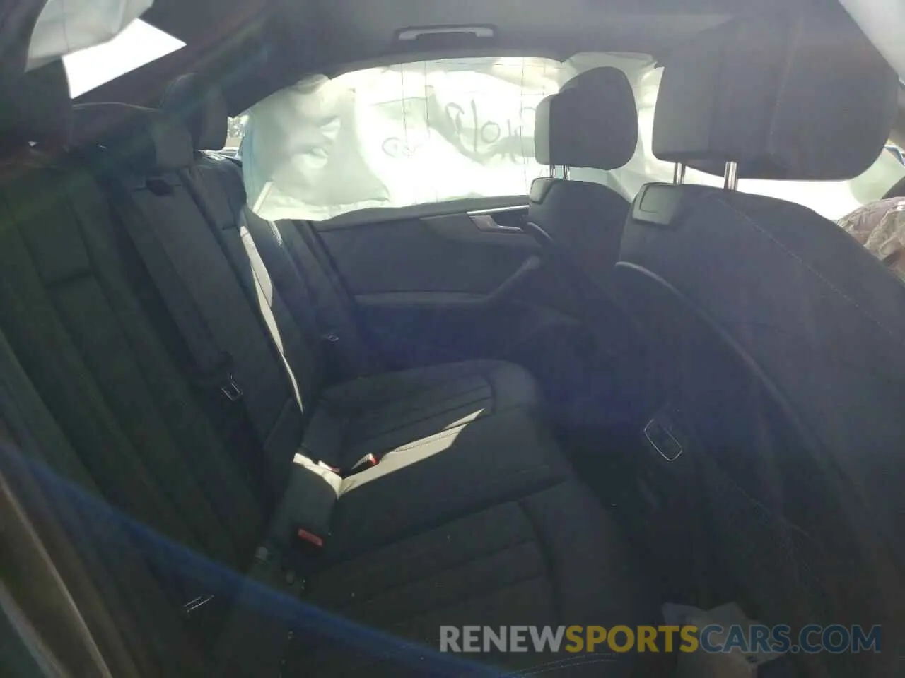 6 fotografías del automóvil dañado WAUENAF48LN007998 AUDI A4 2020