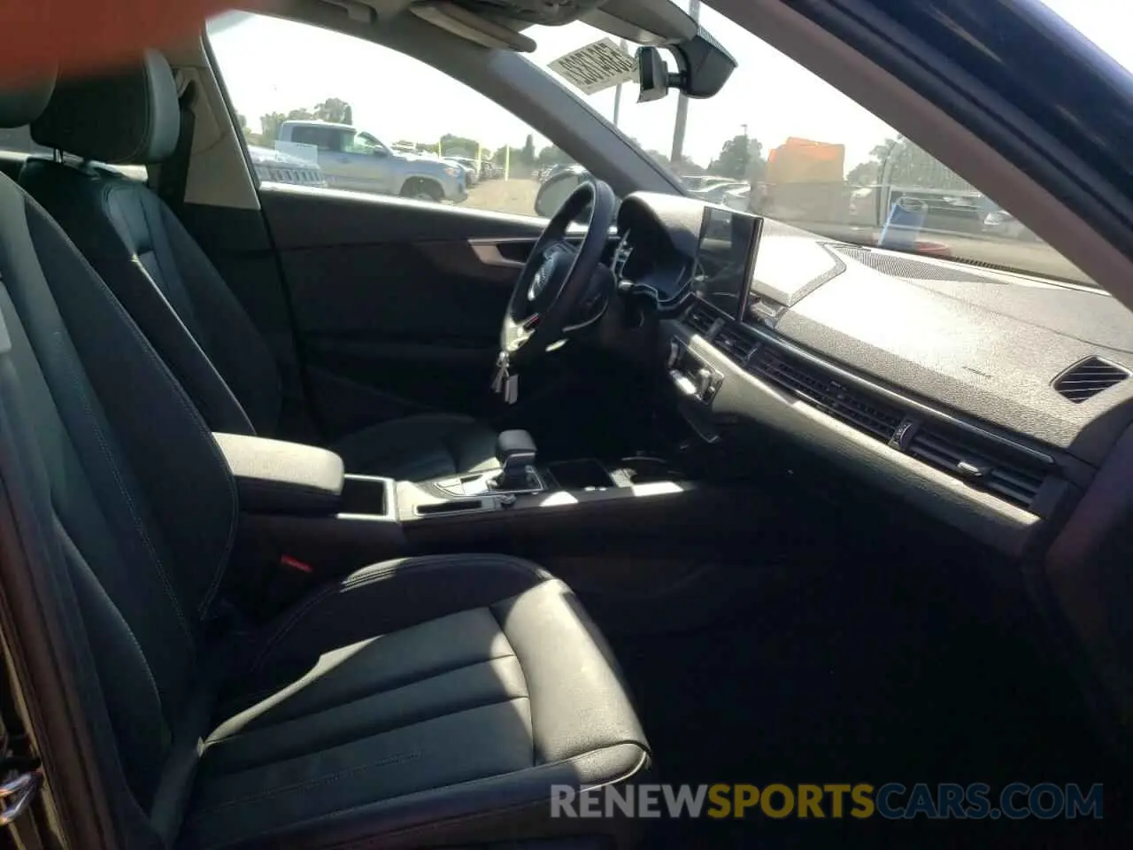 5 fotografías del automóvil dañado WAUGMAF42LN003862 AUDI A4 2020