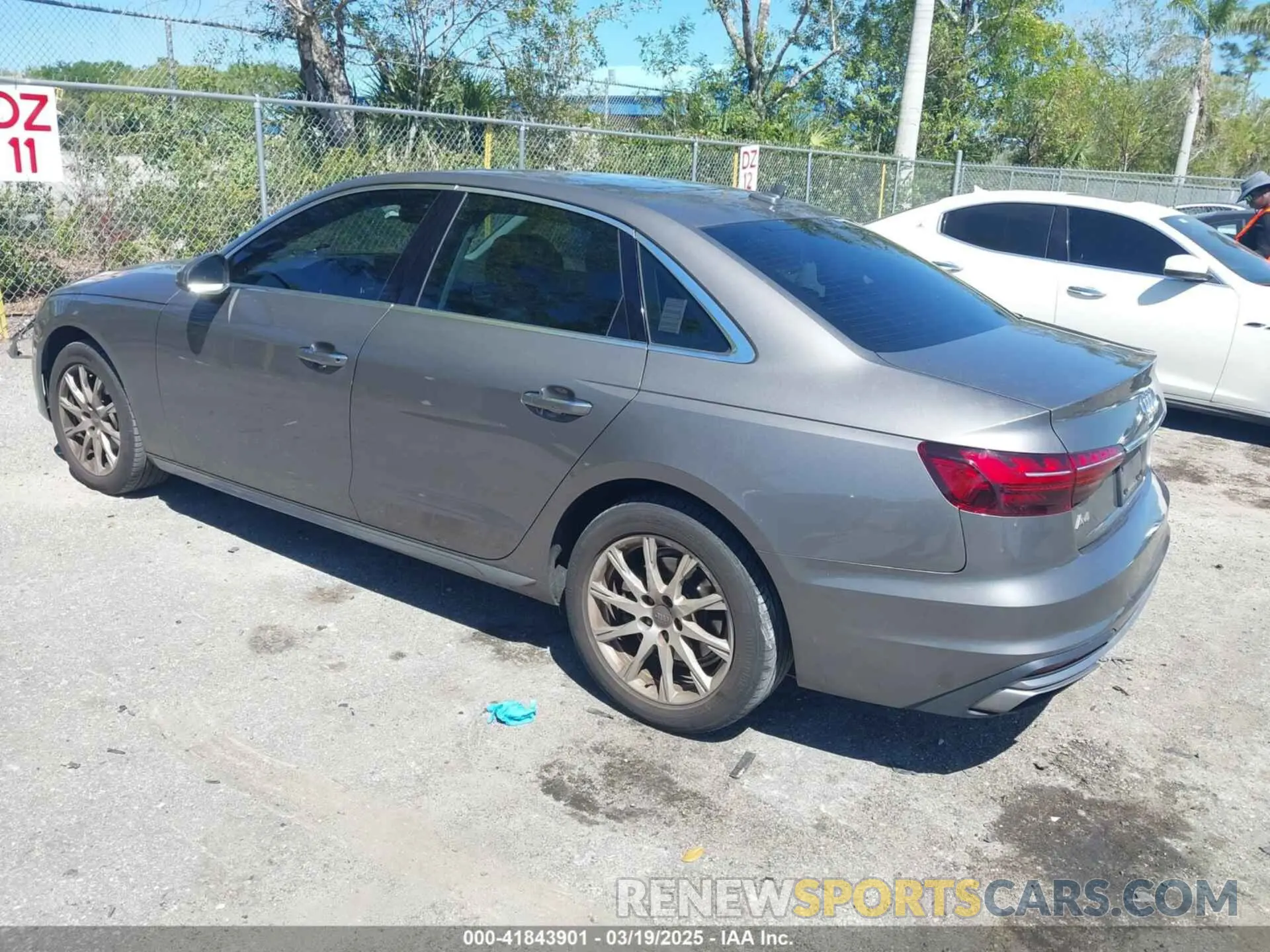 3 fotografías del automóvil dañado WAUGMAF43LN004177 AUDI A4 2020