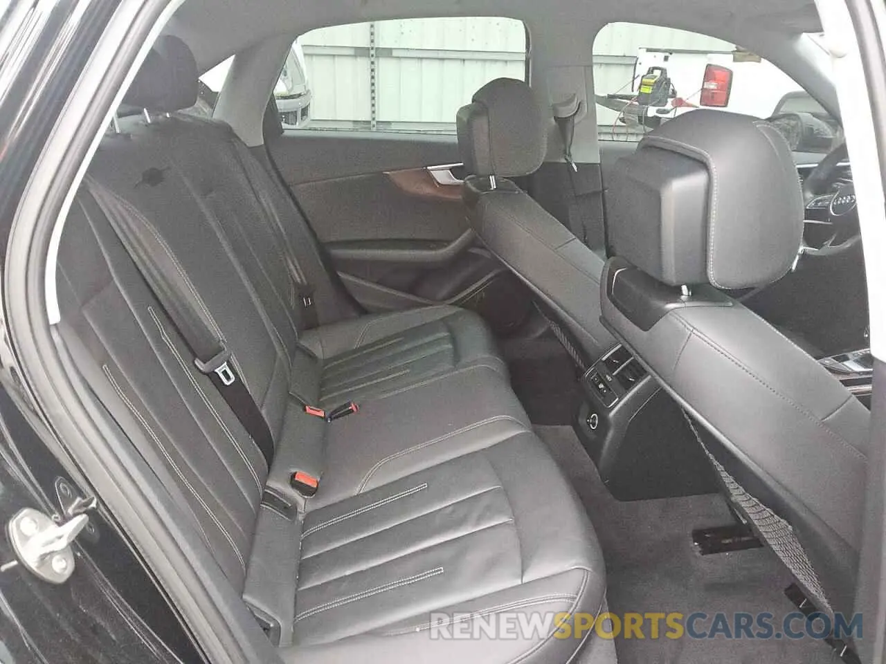 10 fotografías del automóvil dañado WAUGMAF44LN013373 AUDI A4 2020