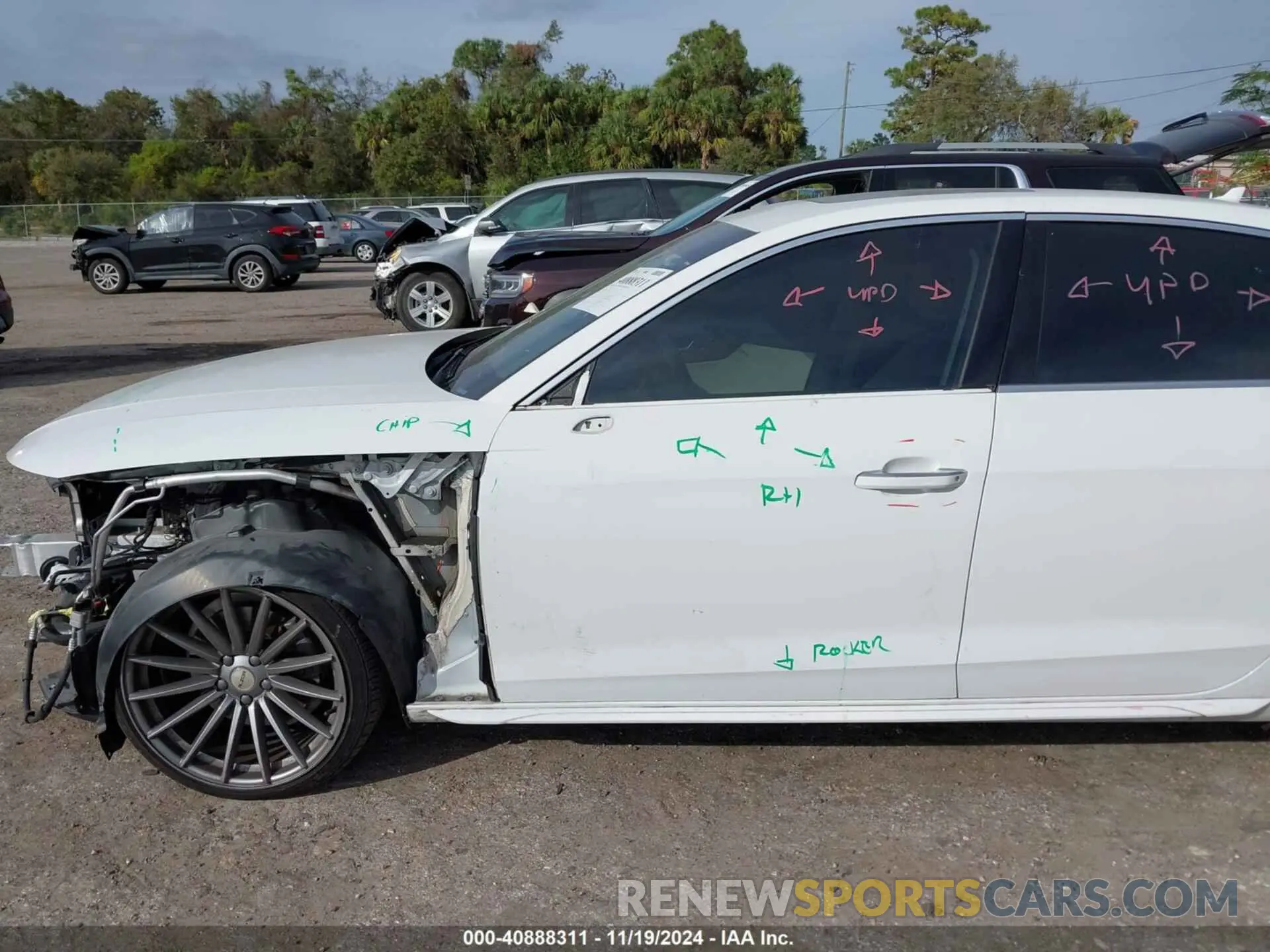 15 fotografías del automóvil dañado WAUGMAF49LA041175 AUDI A4 2020