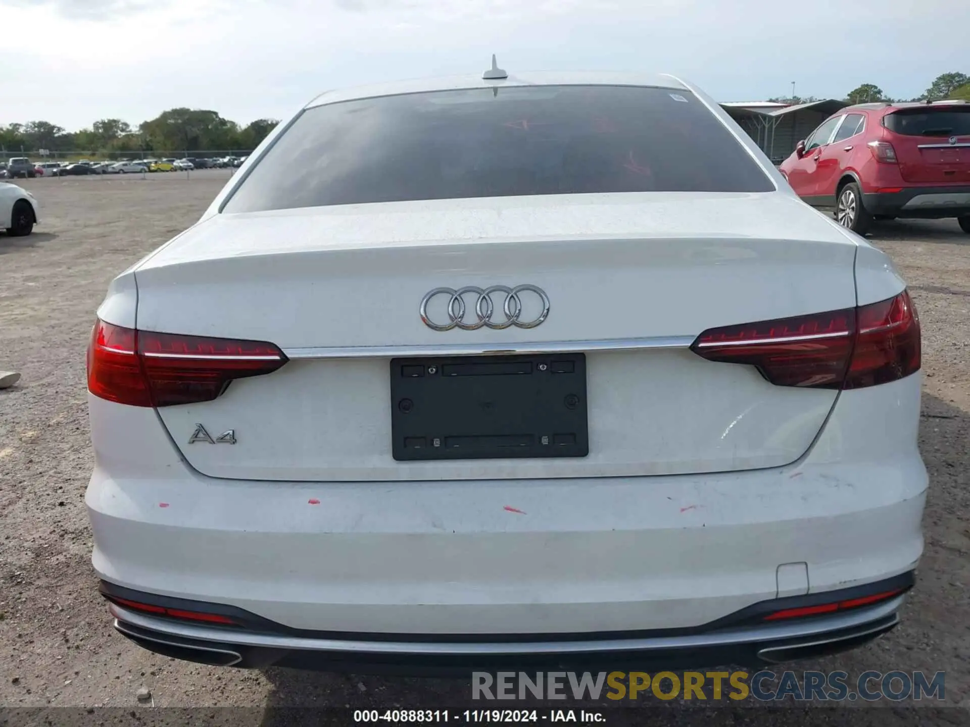 17 fotografías del automóvil dañado WAUGMAF49LA041175 AUDI A4 2020
