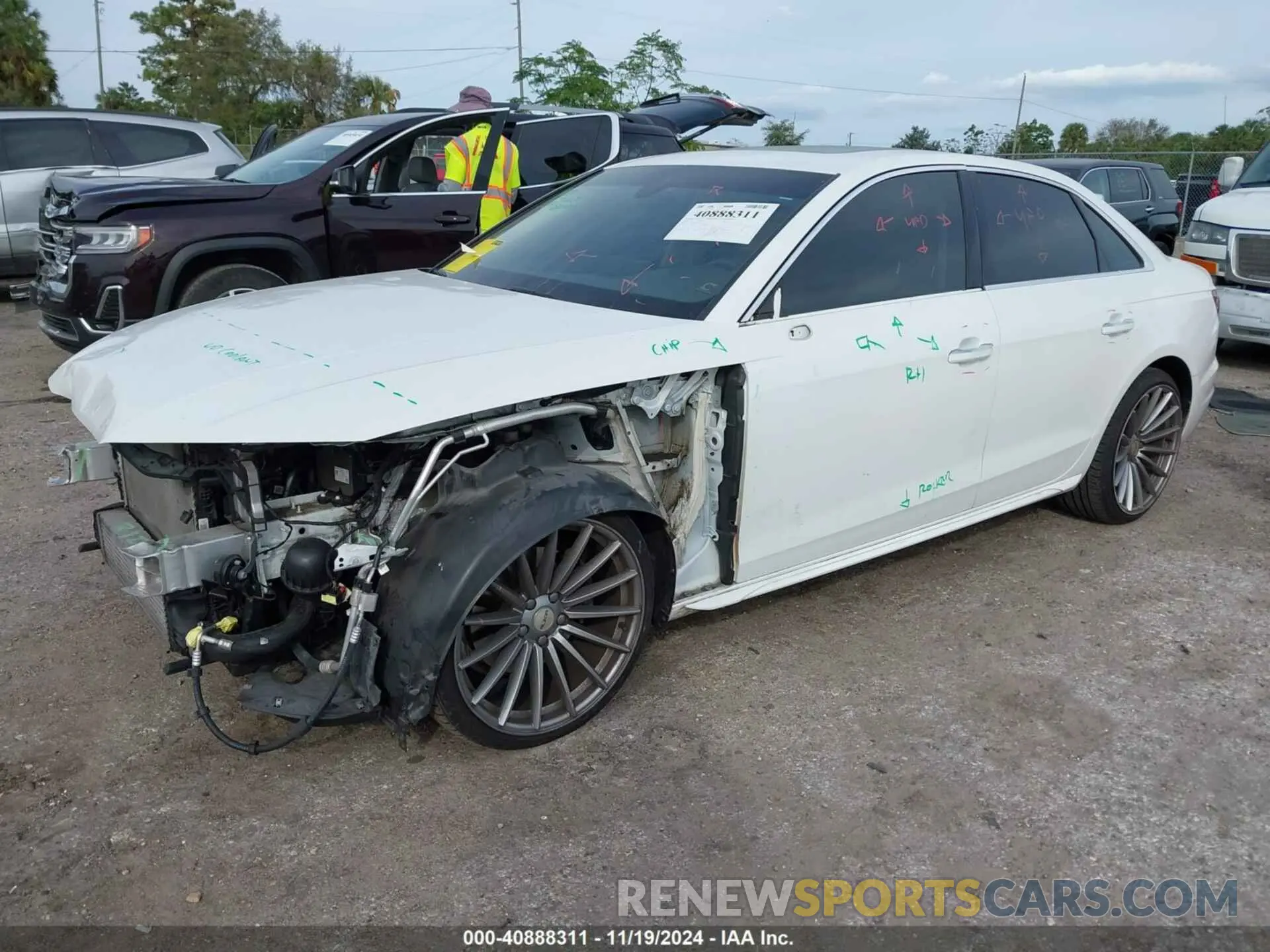 2 fotografías del automóvil dañado WAUGMAF49LA041175 AUDI A4 2020