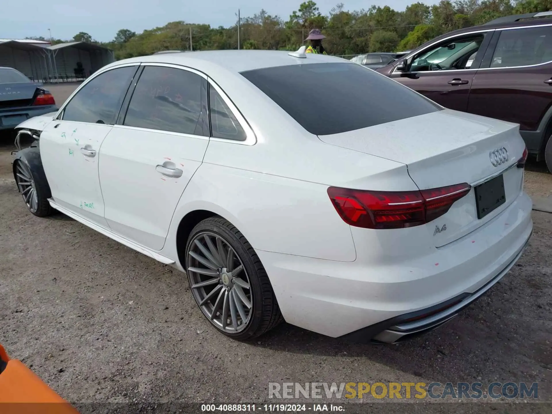 3 fotografías del automóvil dañado WAUGMAF49LA041175 AUDI A4 2020