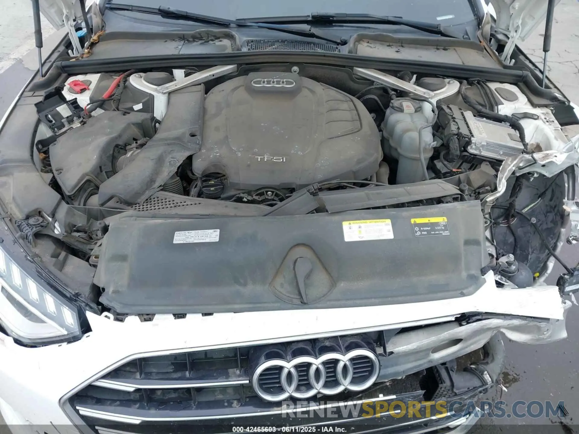 10 fotografías del automóvil dañado WAUHMAF41LN004876 AUDI A4 2020