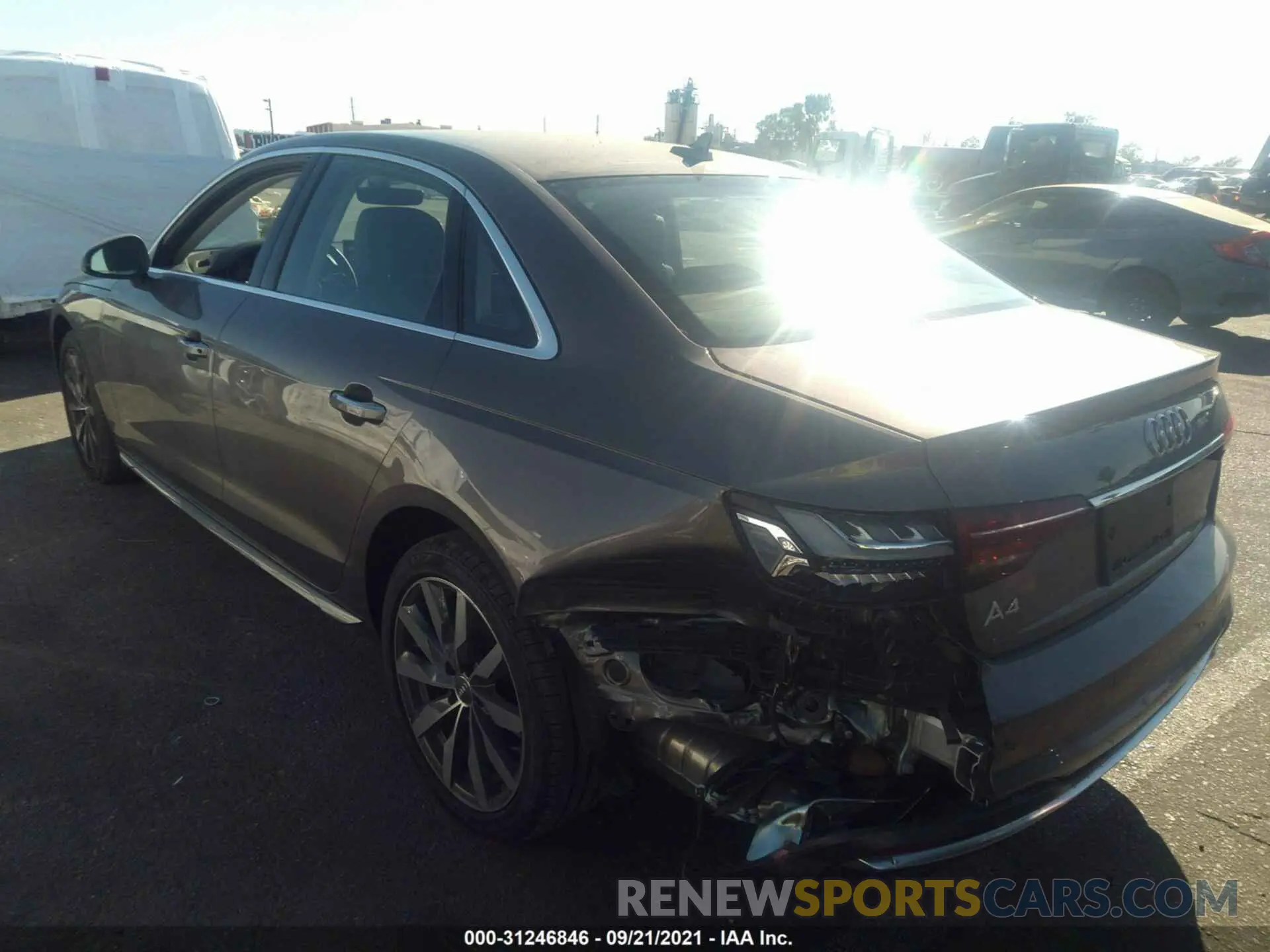 3 fotografías del automóvil dañado WAUHMAF45LA070001 AUDI A4 2020