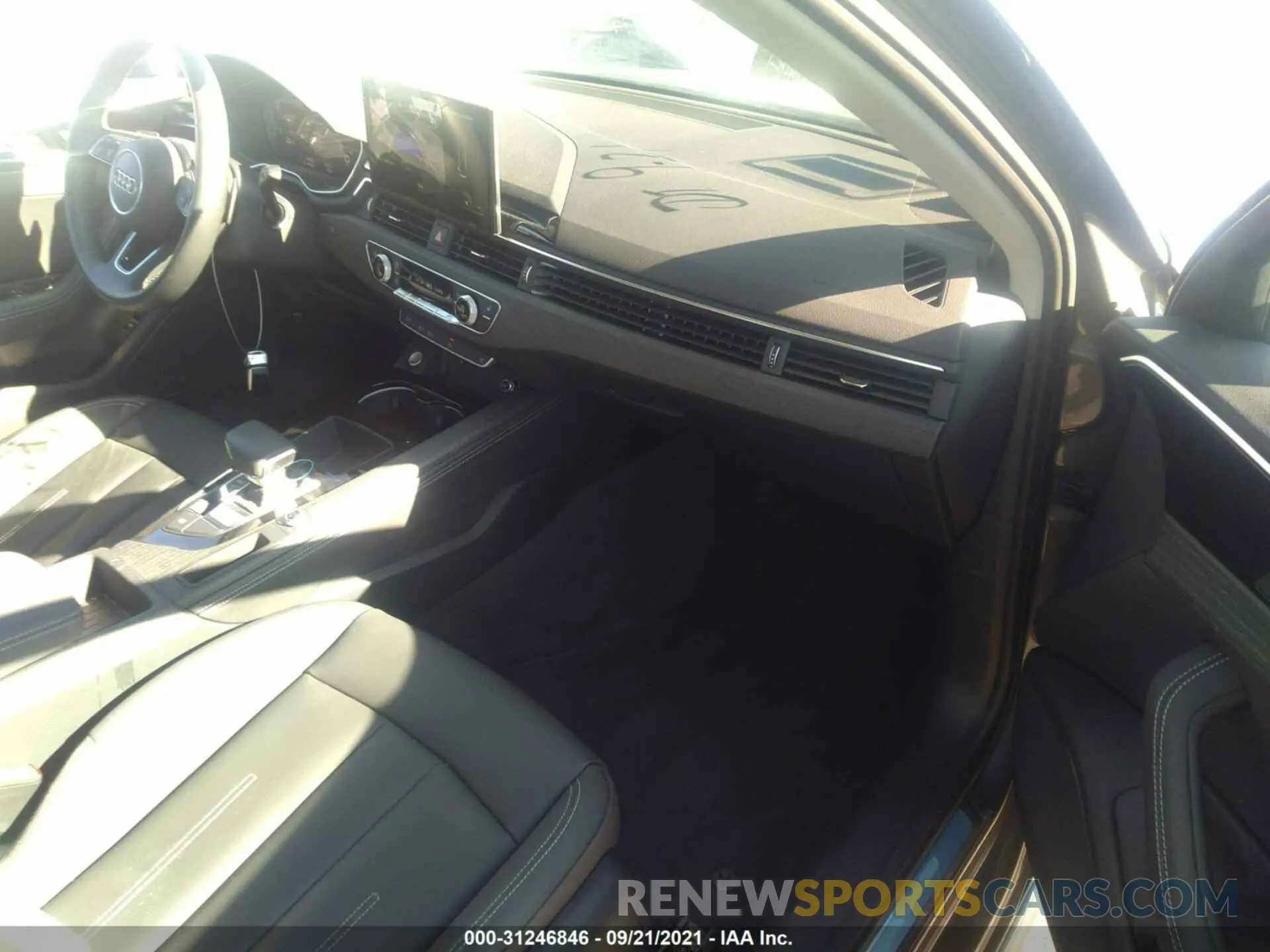 5 fotografías del automóvil dañado WAUHMAF45LA070001 AUDI A4 2020