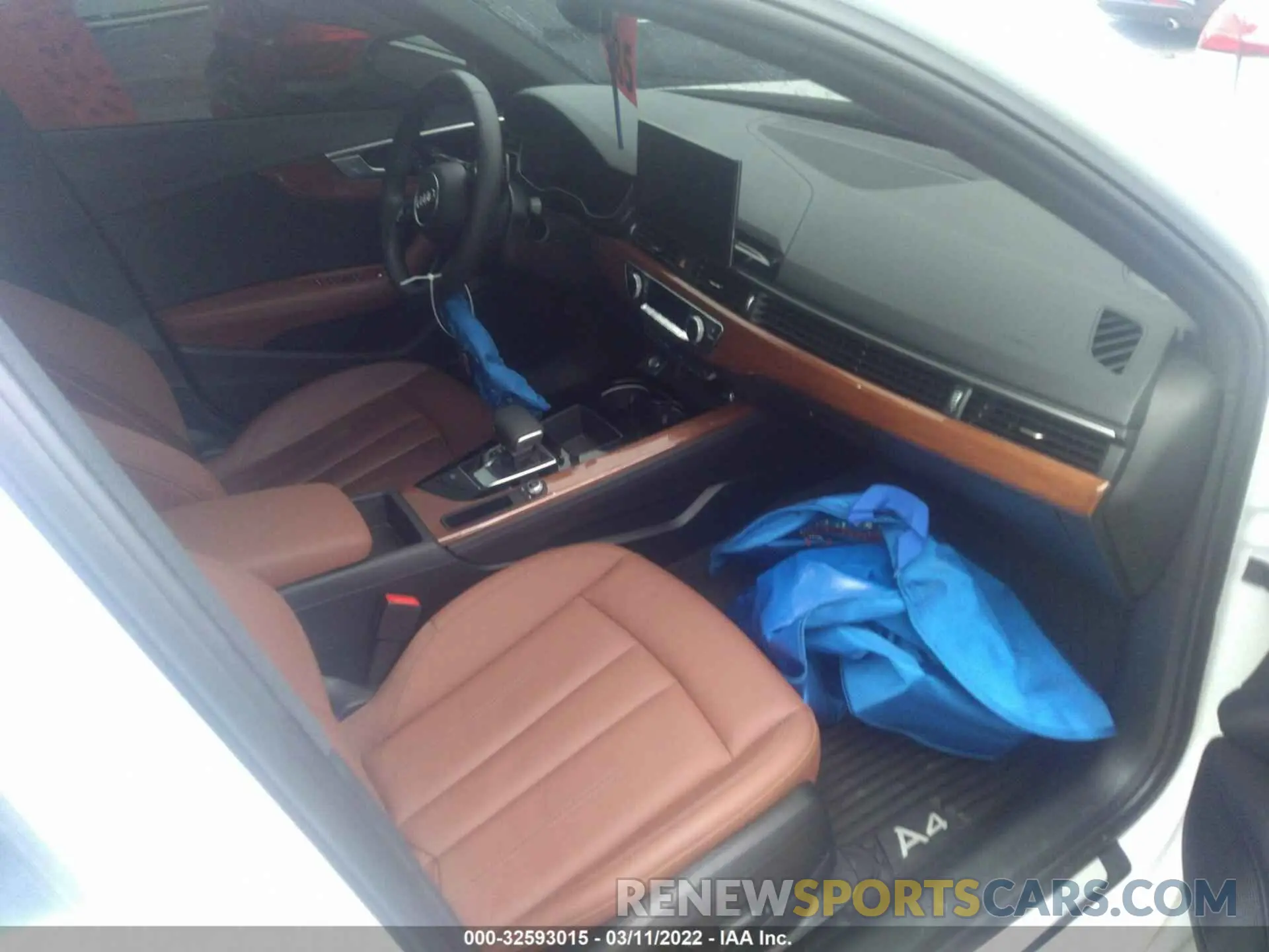 5 fotografías del automóvil dañado WAUHMAF45LN008610 AUDI A4 2020