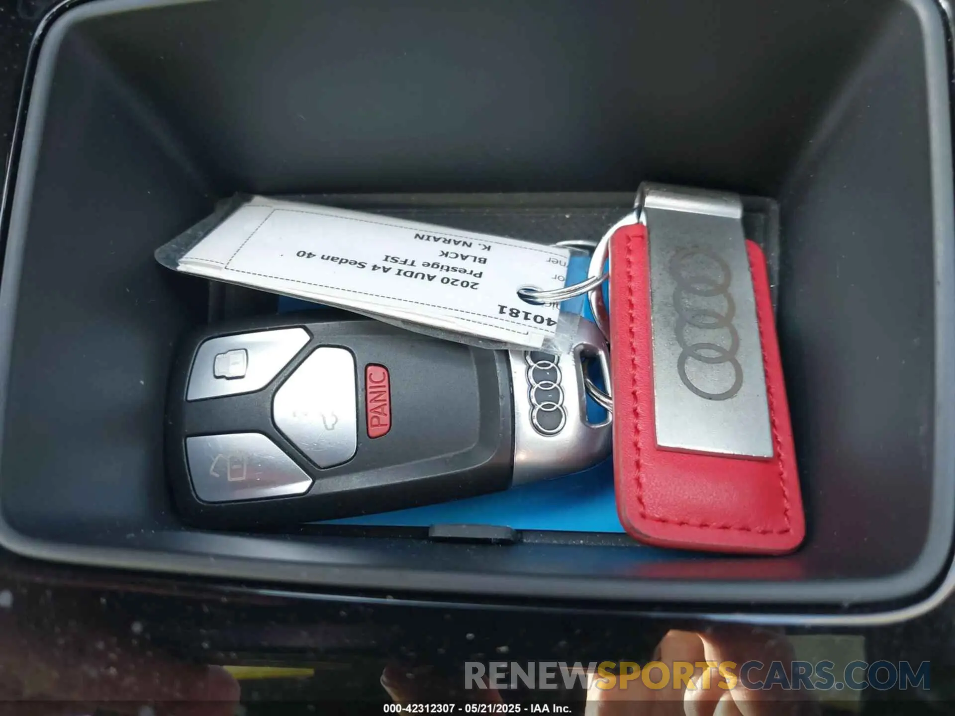 11 fotografías del automóvil dañado WAUJMAF46LN008486 AUDI A4 2020