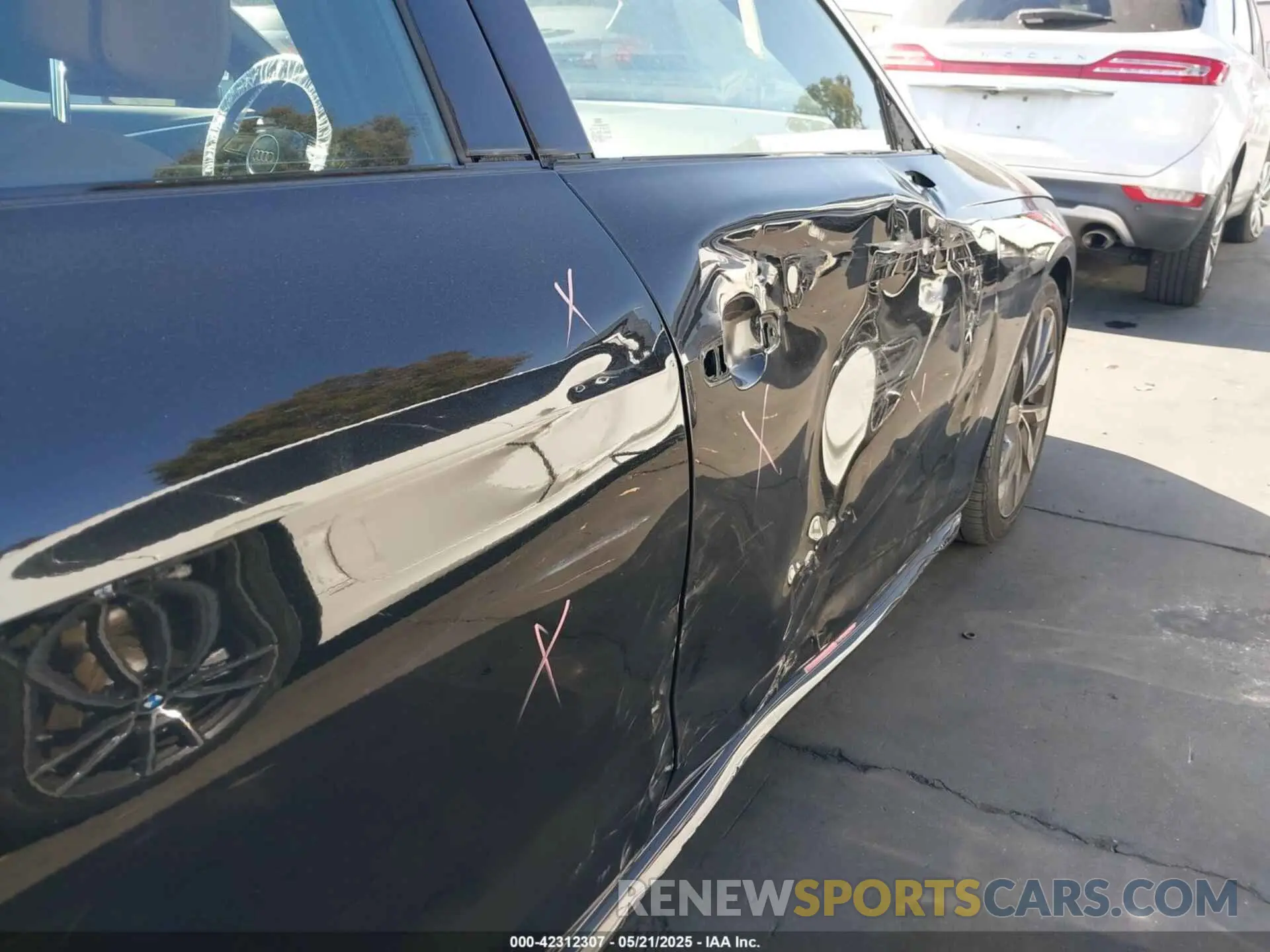 12 fotografías del automóvil dañado WAUJMAF46LN008486 AUDI A4 2020