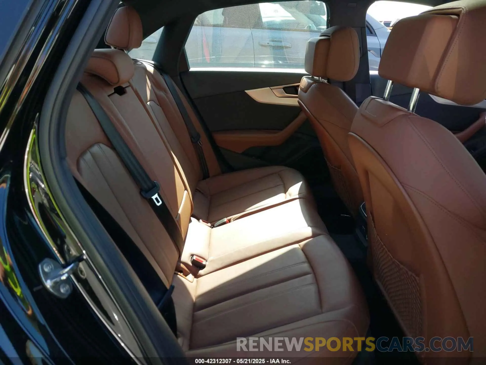 8 fotografías del automóvil dañado WAUJMAF46LN008486 AUDI A4 2020